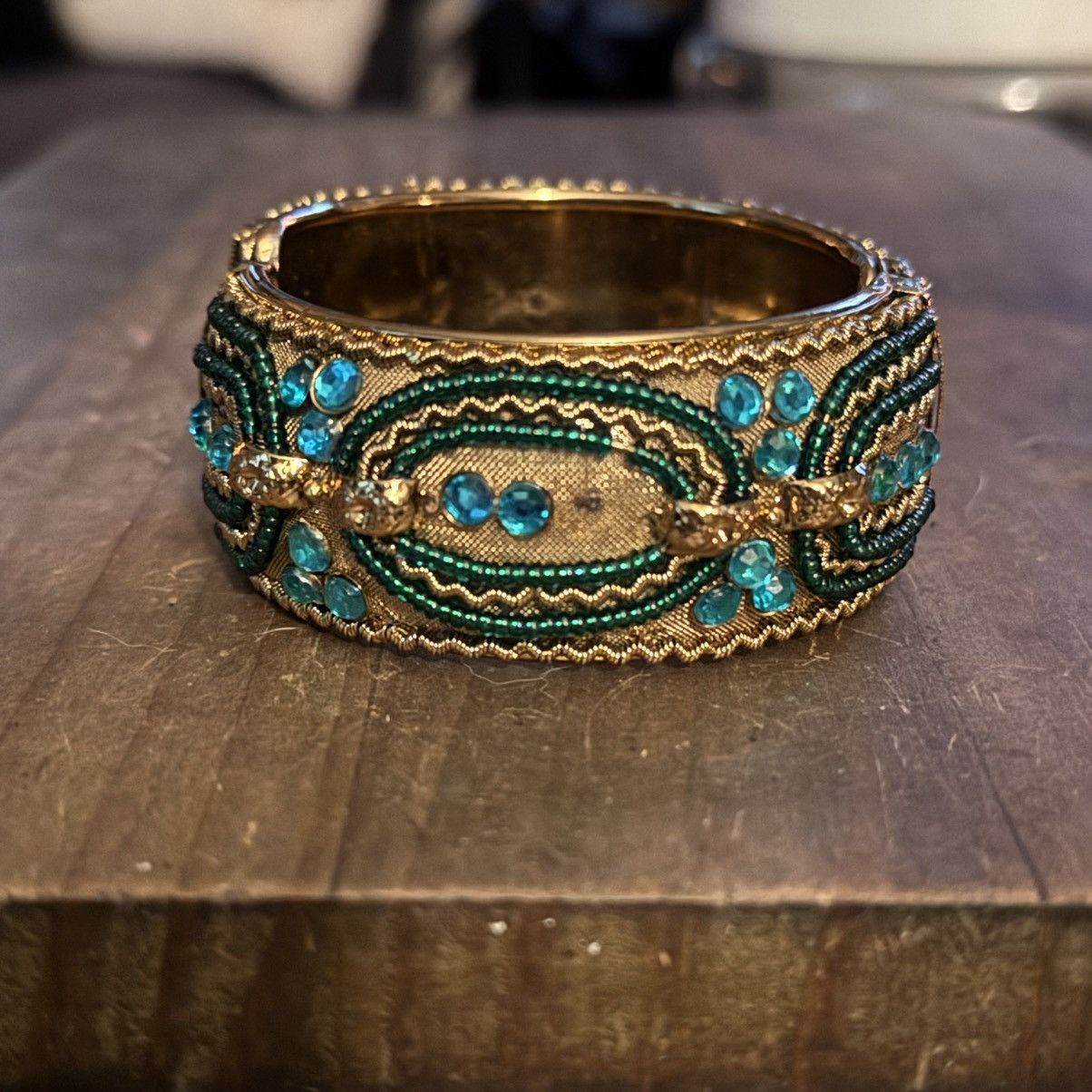 Other Chunky gold tone rhinestones and beads hinged bracelet Size ONE SIZE - 4 Thumbnail