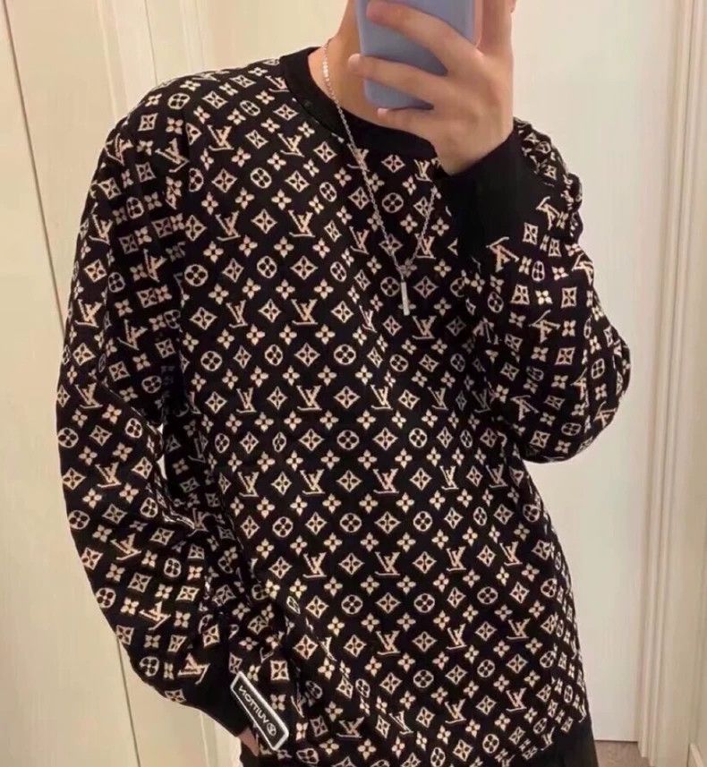 Louis Vuitton Louis Vuitton Black logo jacquard printed mulberry silk cr Size L / US 10 / IT 46 - 9 Thumbnail