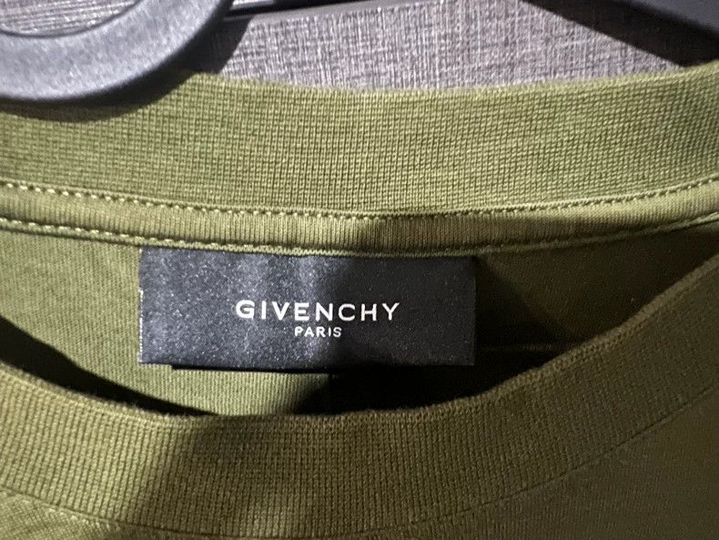 Givenchy Givenchy T-Shirt, Size M Size US M / EU 48-50 / 2 - 3 Thumbnail