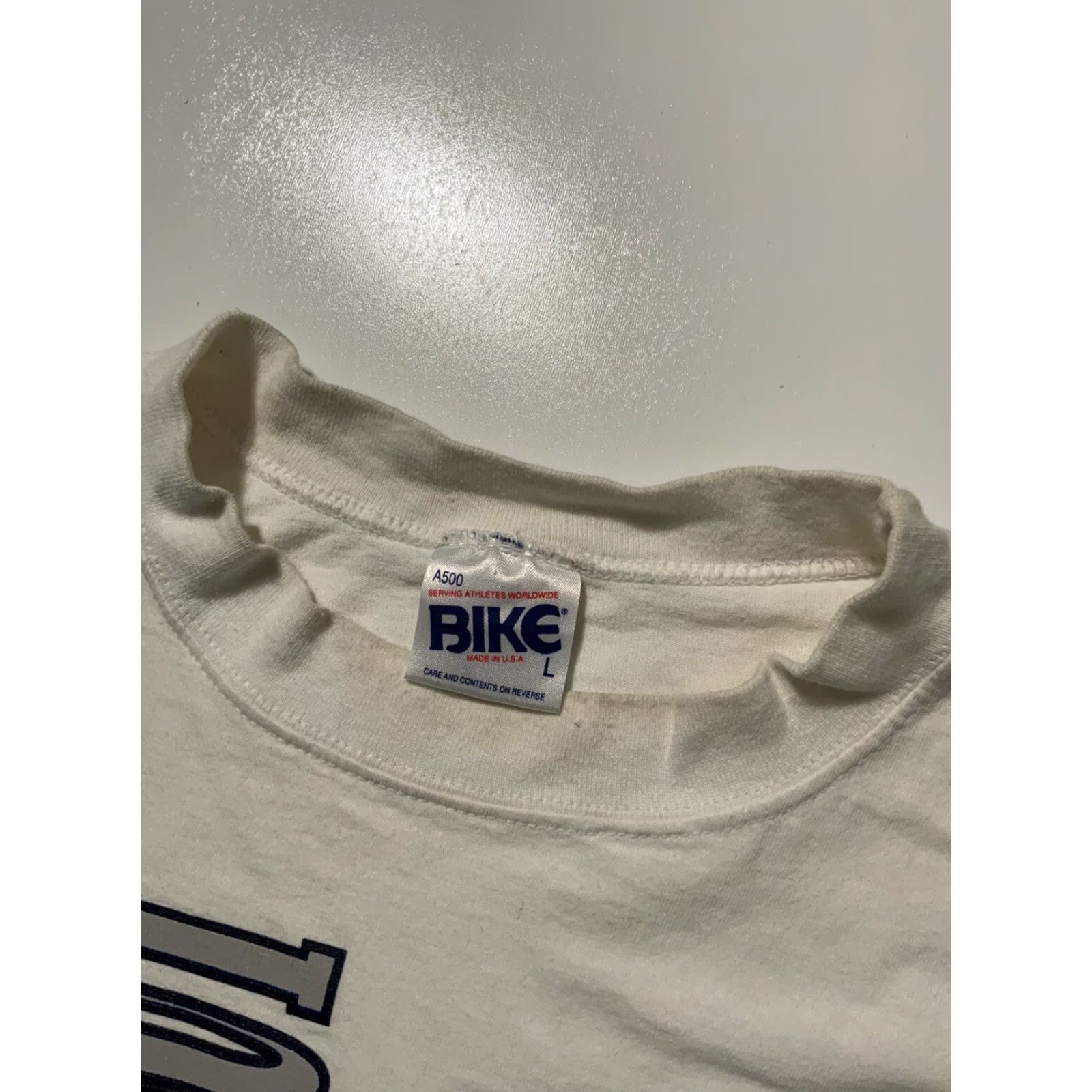 Vintage VINTAGE 90s UCONN Huskies Single Stitch T-Shirt L Mens Size US L / EU 52-54 / 3 - 5 Thumbnail