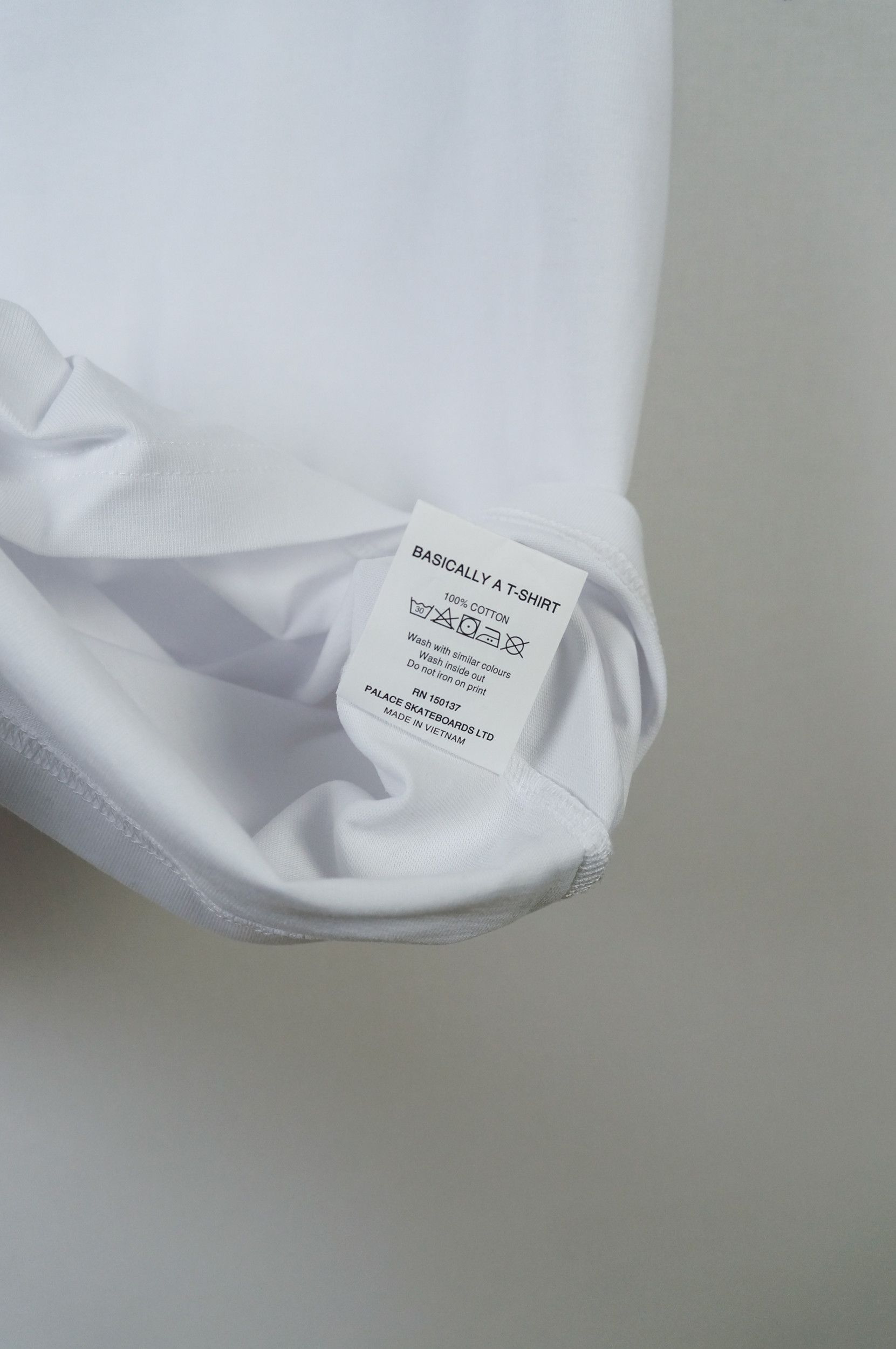Palace Palace Basic Logo T-shirt - White Size US XL / EU 56 / 4 - 5 Thumbnail