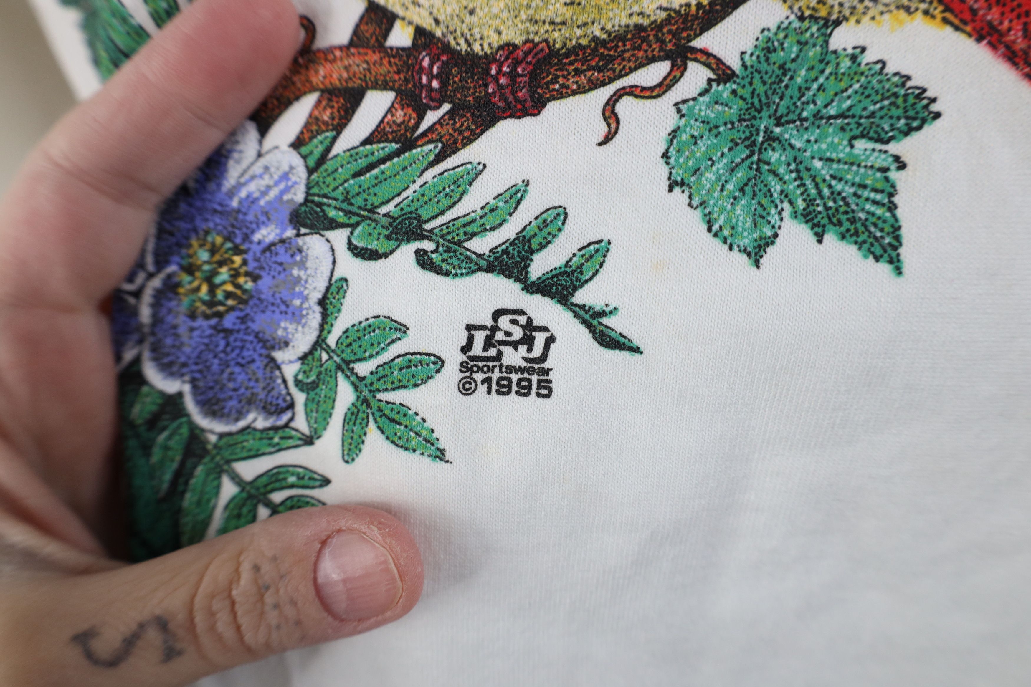 Vintage Deadstock Vintage 90s Streetwear Flower T-Shirt White USA Size L / US 10 / IT 46 - 5 Thumbnail