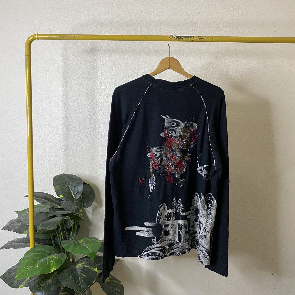 Karakuri Tamashii Japan Motive Embroidered Dragon Ed Hardy Karakuri Style LS T Size US XL / EU 56 / 4 - 1 Thumbnail
