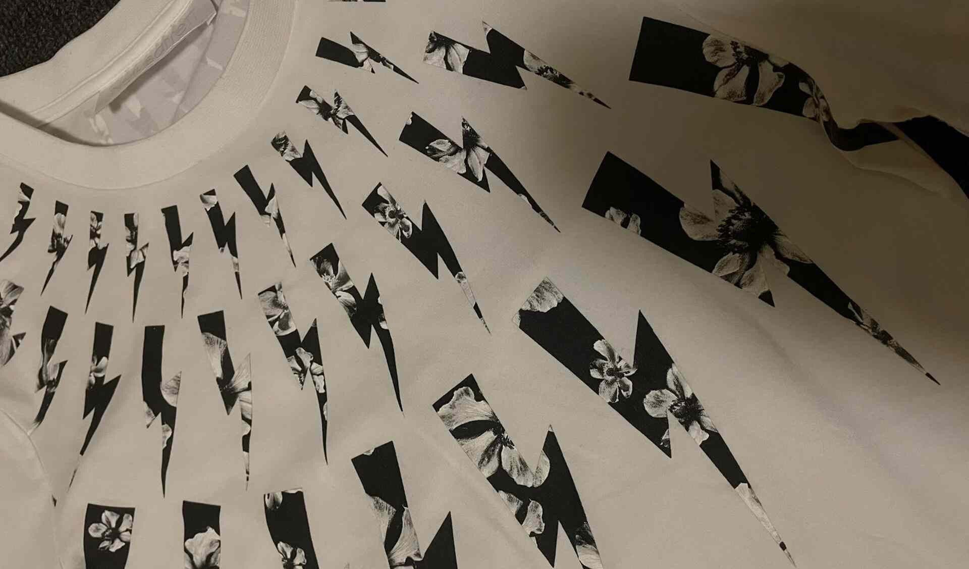 Neil Barrett Neil Barrett White T-shirt lightning bolt SizeXS Size US XS / EU 42 / 0 - 2 Thumbnail
