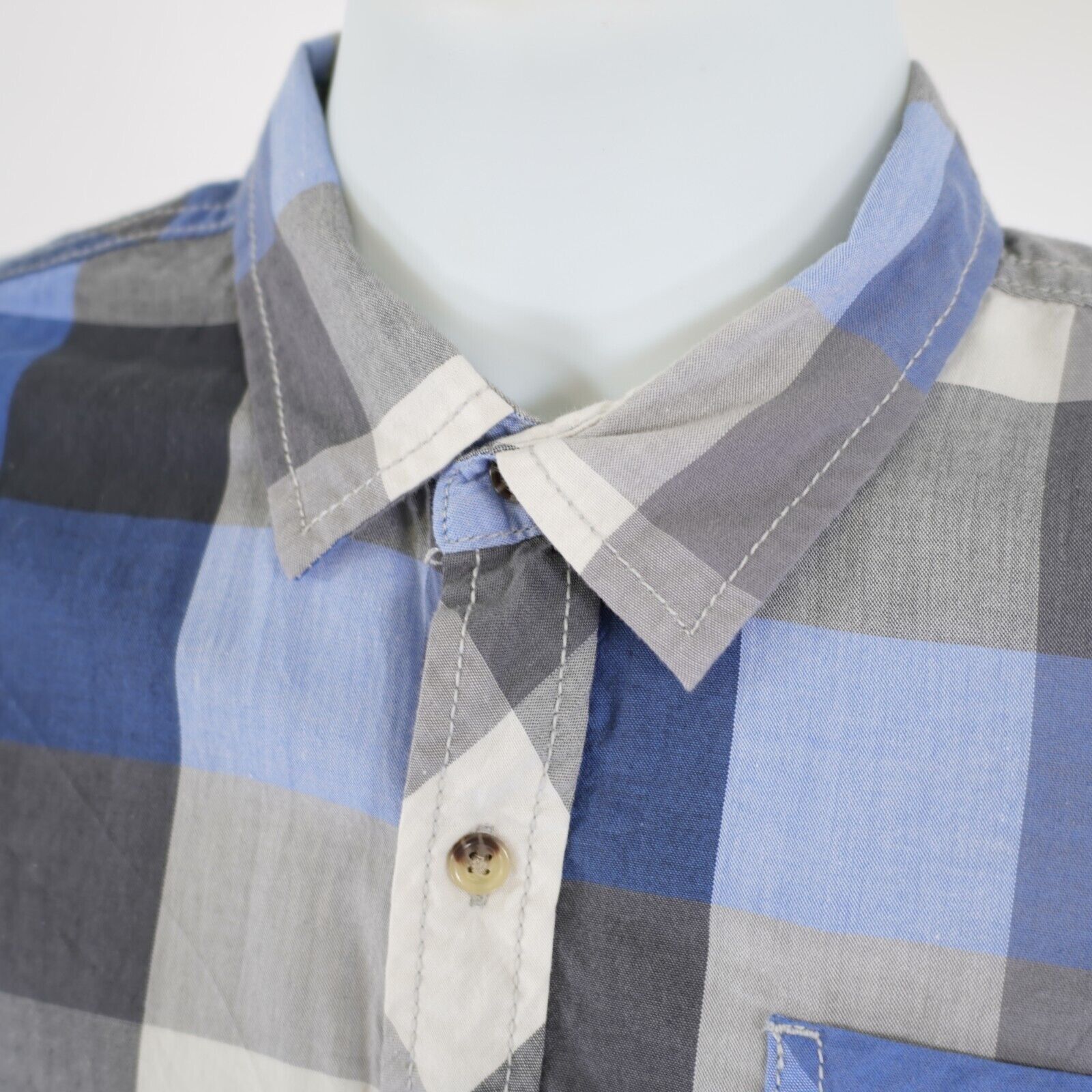 Arizona Jean Co. Arizona Jeans XL Blue Gray Plaid Short Sleeve Pocket Collare Size US XL / EU 56 / 4 - 3 Thumbnail