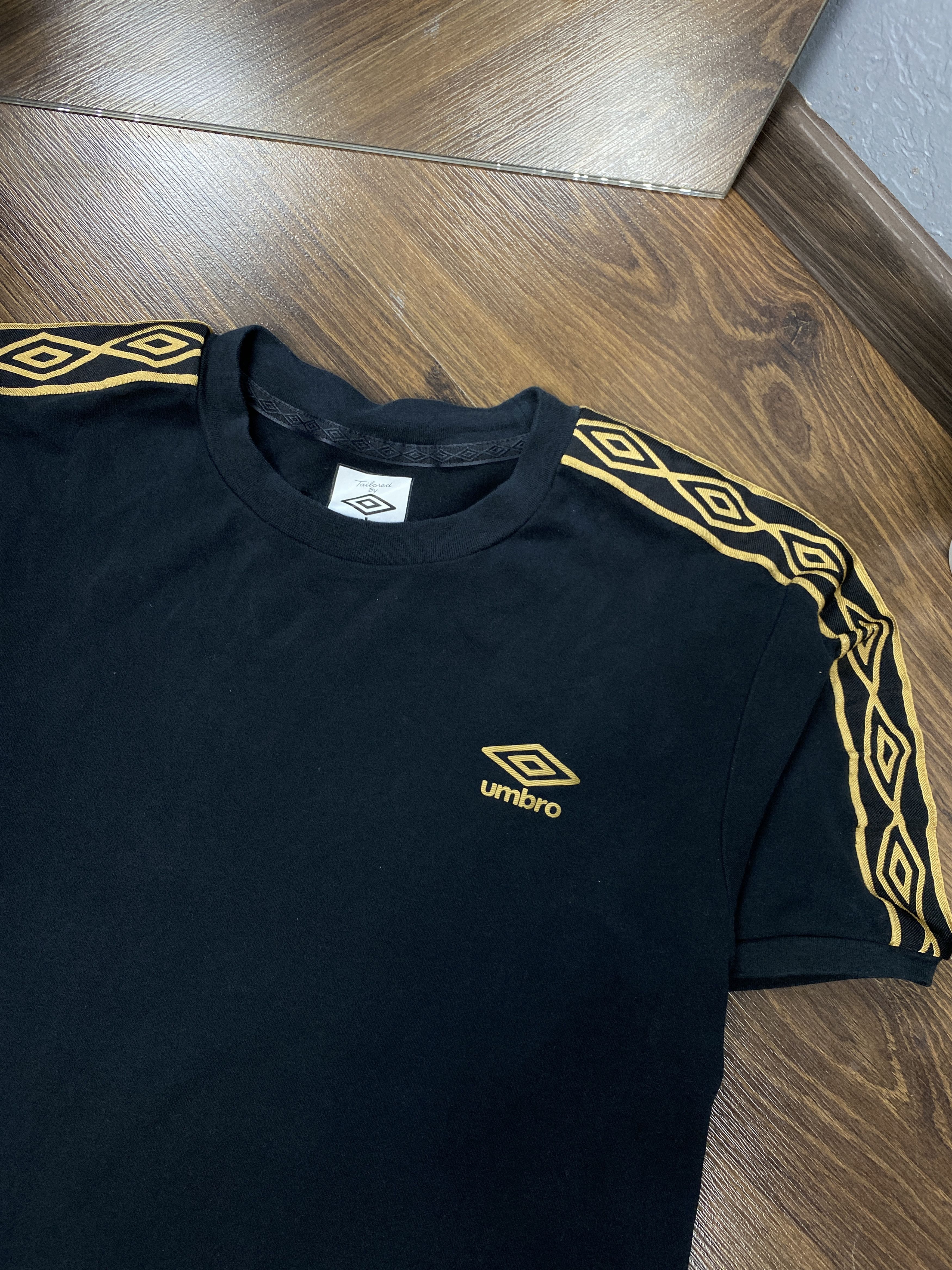Umbro Umbro vintage short sleeve t-shirt y2k Size US L / EU 52-54 / 3 - 2 Thumbnail