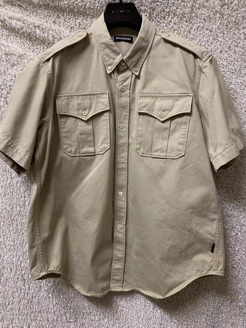 Balenciaga Balenciaga Men's Casual Short Sleeve Shirt - dmc Size US L / EU 52-54 / 3 - 1 Thumbnail
