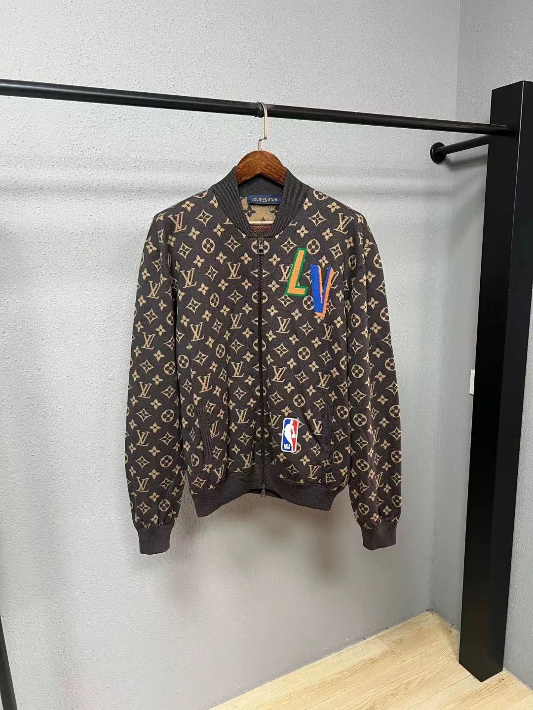 Louis Vuitton Louis Vuitton x NBA all-over print jacket Size US XL / EU 56 / 4 - 1 Thumbnail