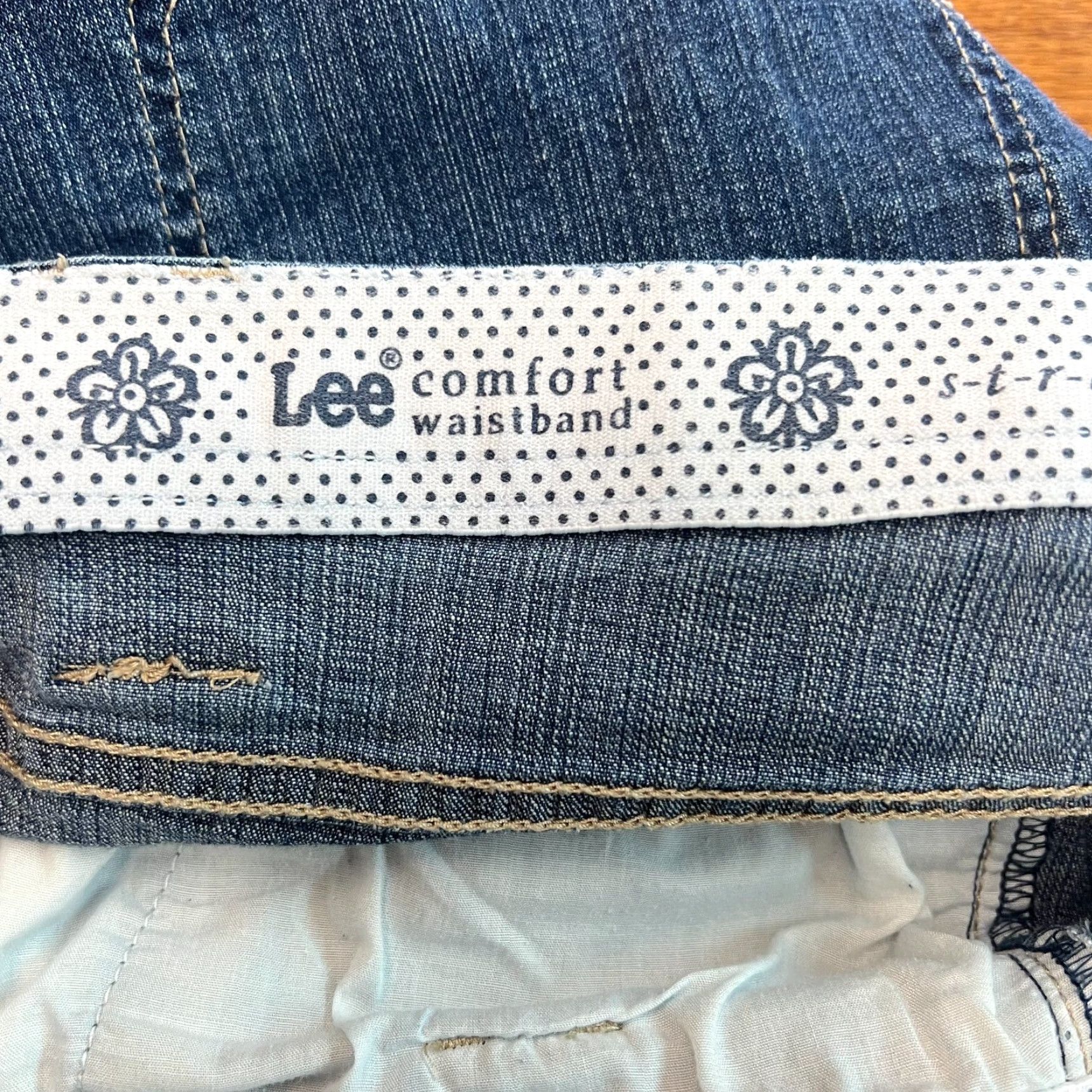 Lee Lee Comfort Waistband Stretch Chino Shorts - Women - Blue Denim - Size 36 - Regular - 10in Inseam - Cuffed Hem Size 25" / US 0 / IT 36 - 5 Thumbnail
