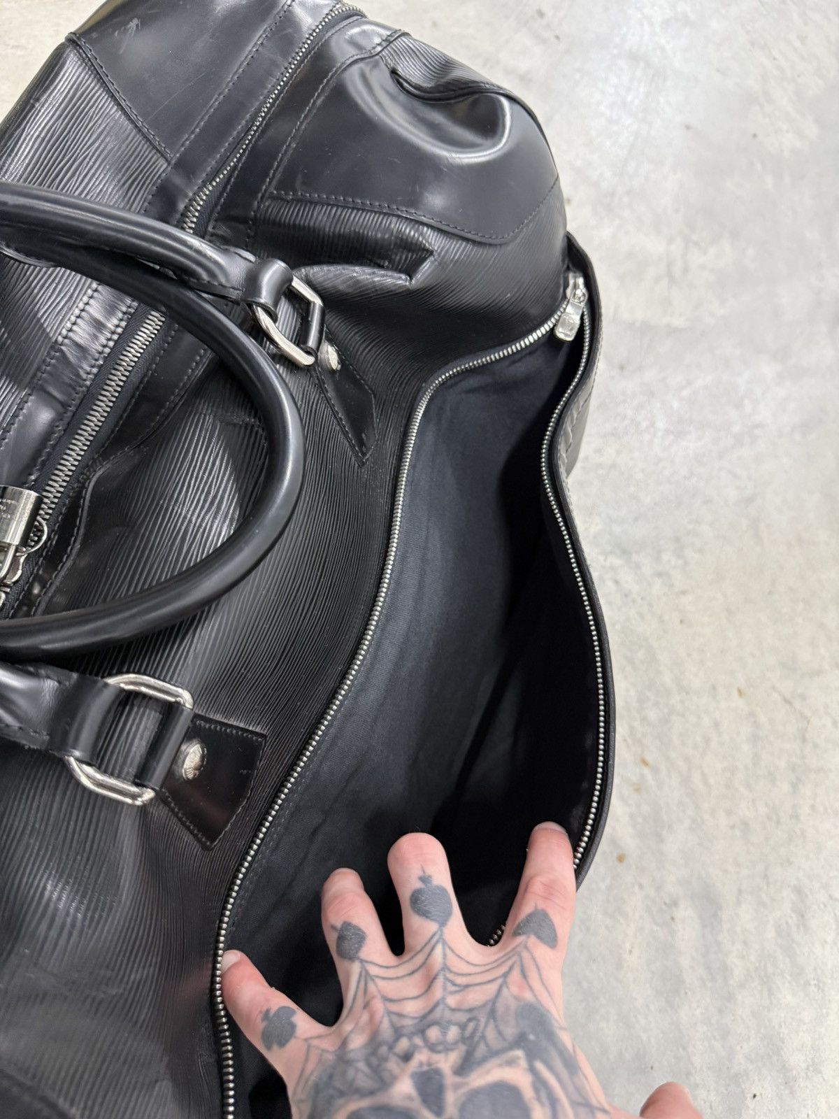 Louis Vuitton Louis Vuitton Epi Leather Duffle Bag Size ONE SIZE - 8 Thumbnail