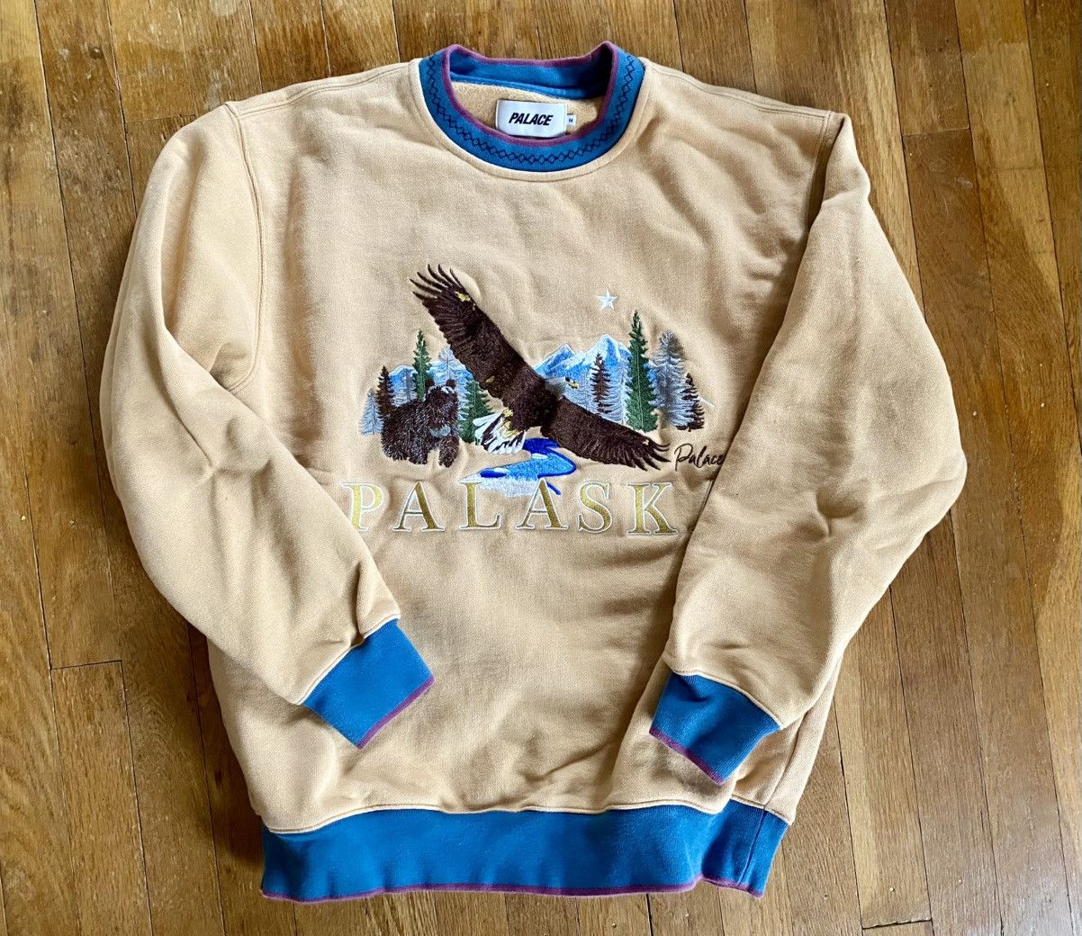 Palace Palace Palaska EMB Crew Size US M / EU 48-50 / 2 - 1 Thumbnail