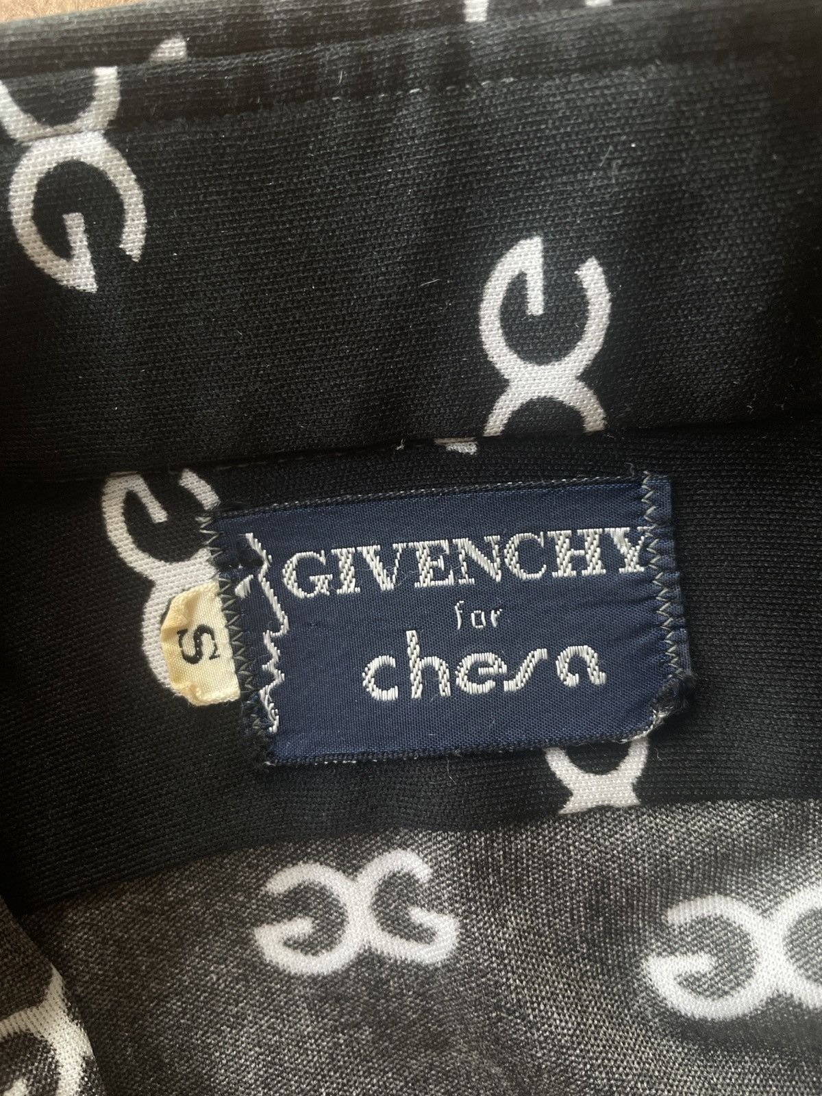 Givenchy RARE 1970’s Givenchy X Chesa GG logo Button Up Shirt Size US S / EU 44-46 / 1 - 17 Thumbnail