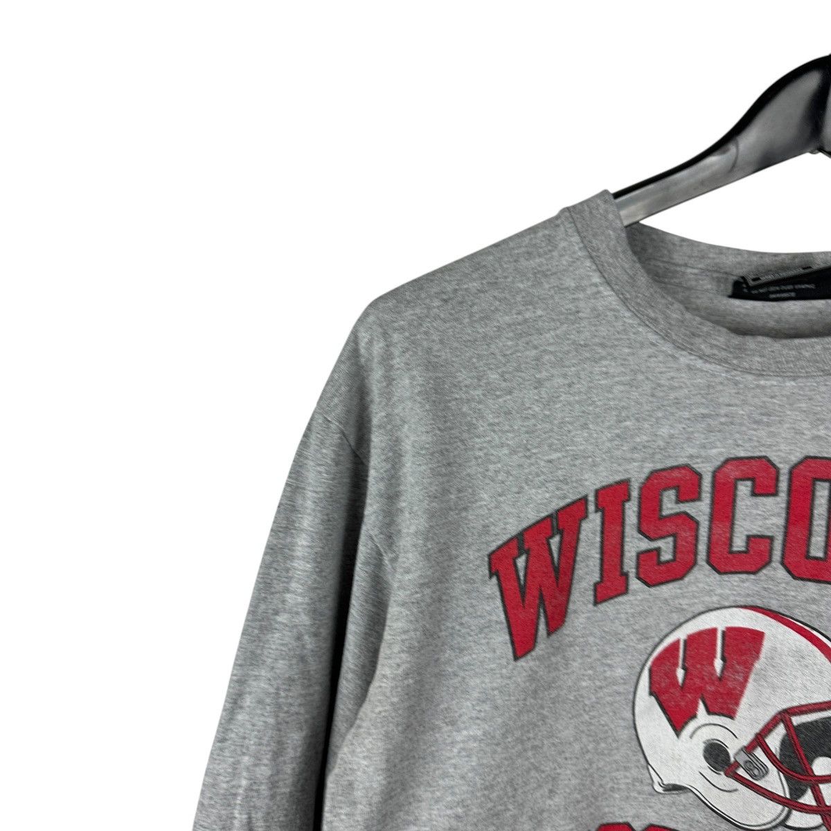 Vintage Vintage Y2K Steve & Barry’s Wisconsin Football Shirt Size US M / EU 48-50 / 2 - 3 Thumbnail