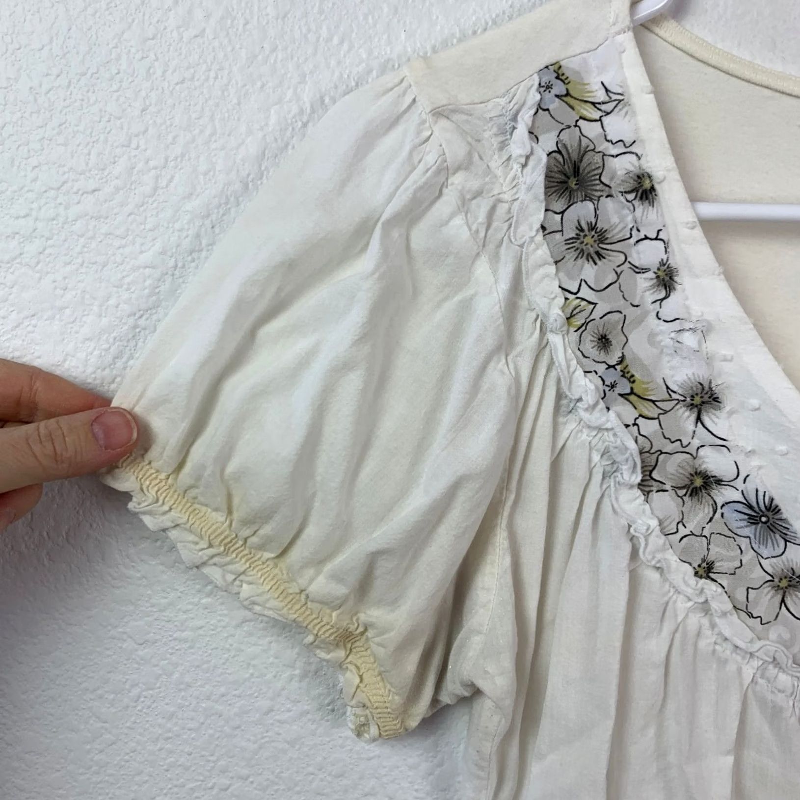 Vintage Daytrip Floral Embroidered Button Front Top Women's L Short Sleeve Peasant Shirt Cream Boho Y2K Embellished Regular Cotton Blend Size L / US 10 / IT 46 - 2 Thumbnail