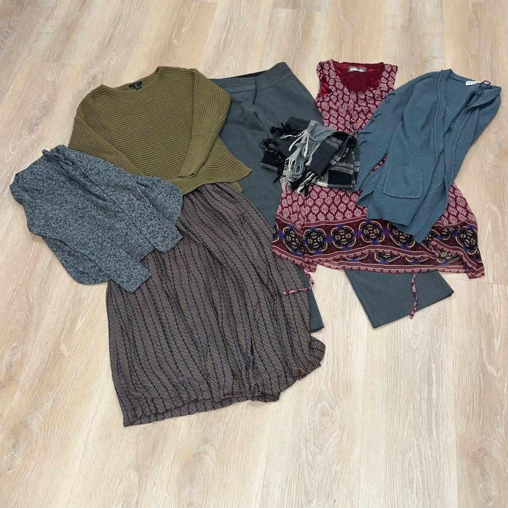 Rachel Zoe 7 Piece Clothing Lot: Rachel Zoe, Other Ways Vintage, Express, Paper Plane XS-M Size XS / US 0-2 / IT 36-38 - 2 Thumbnail