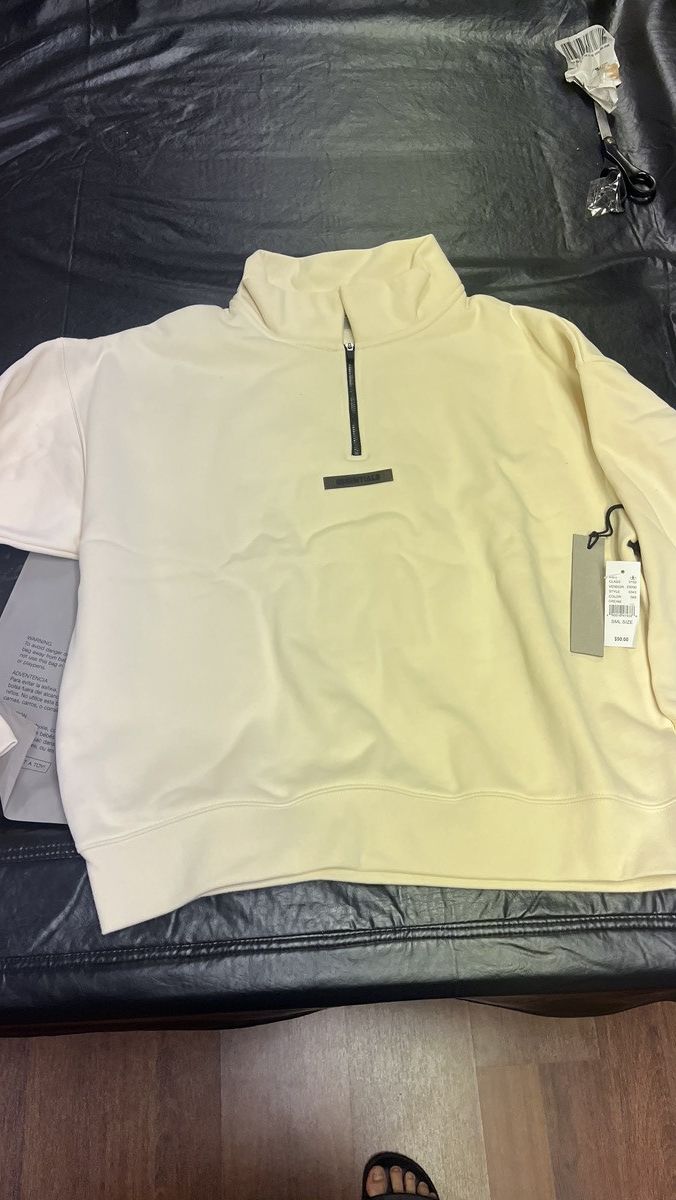 Essentials FOG Essentials Mock Zip Buttercream SS 21 Size Small Size US S / EU 44-46 / 1 - 5 Thumbnail