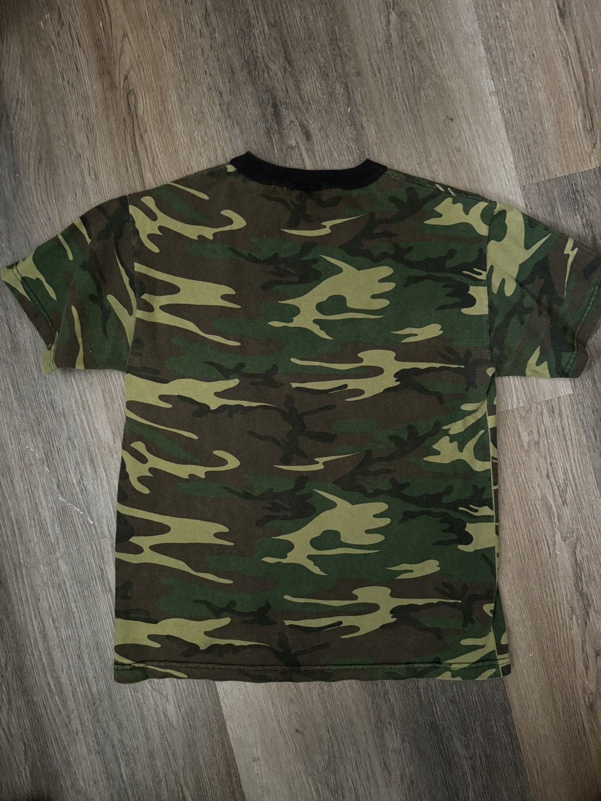 Vintage RARE Vintage Shh I'm Hiding From The Voices Camo T-Shirt Size US M / EU 48-50 / 2 - 3 Thumbnail