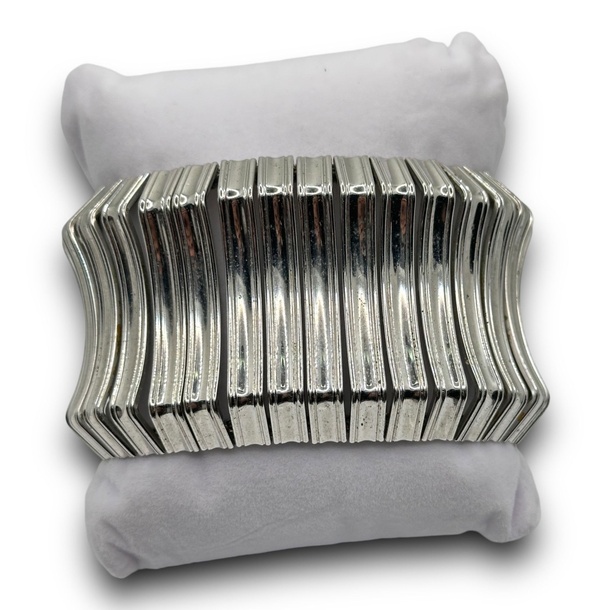 Vintage Vintage SilverTone Cuff Bracelet Art Deco Retro Bohemian Rar Size ONE SIZE - 1 Thumbnail