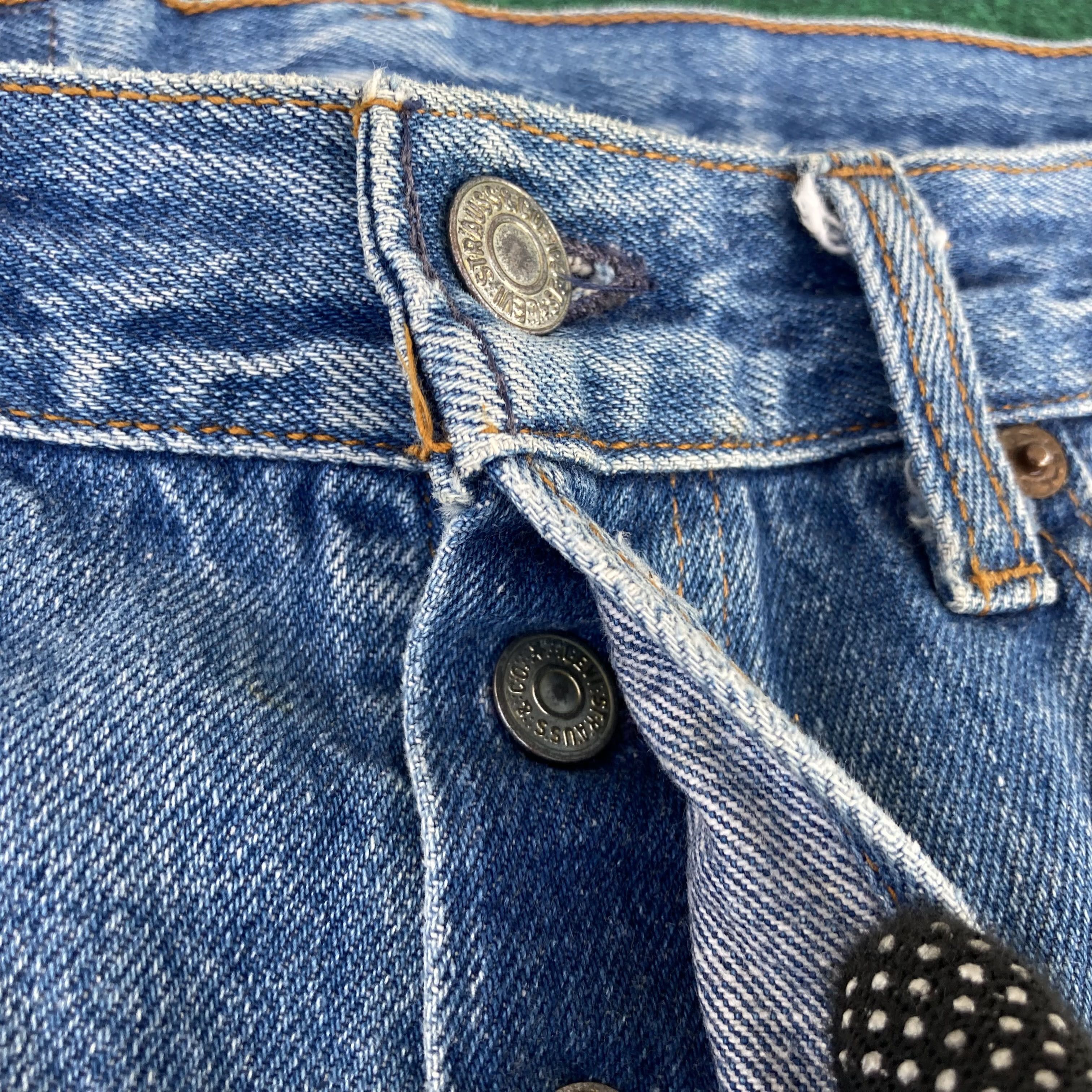Levi's × Vintage Vtg Levis 501 Short Distressed Faded Ripped Grunge Jeans Size US 31 - 3 Thumbnail