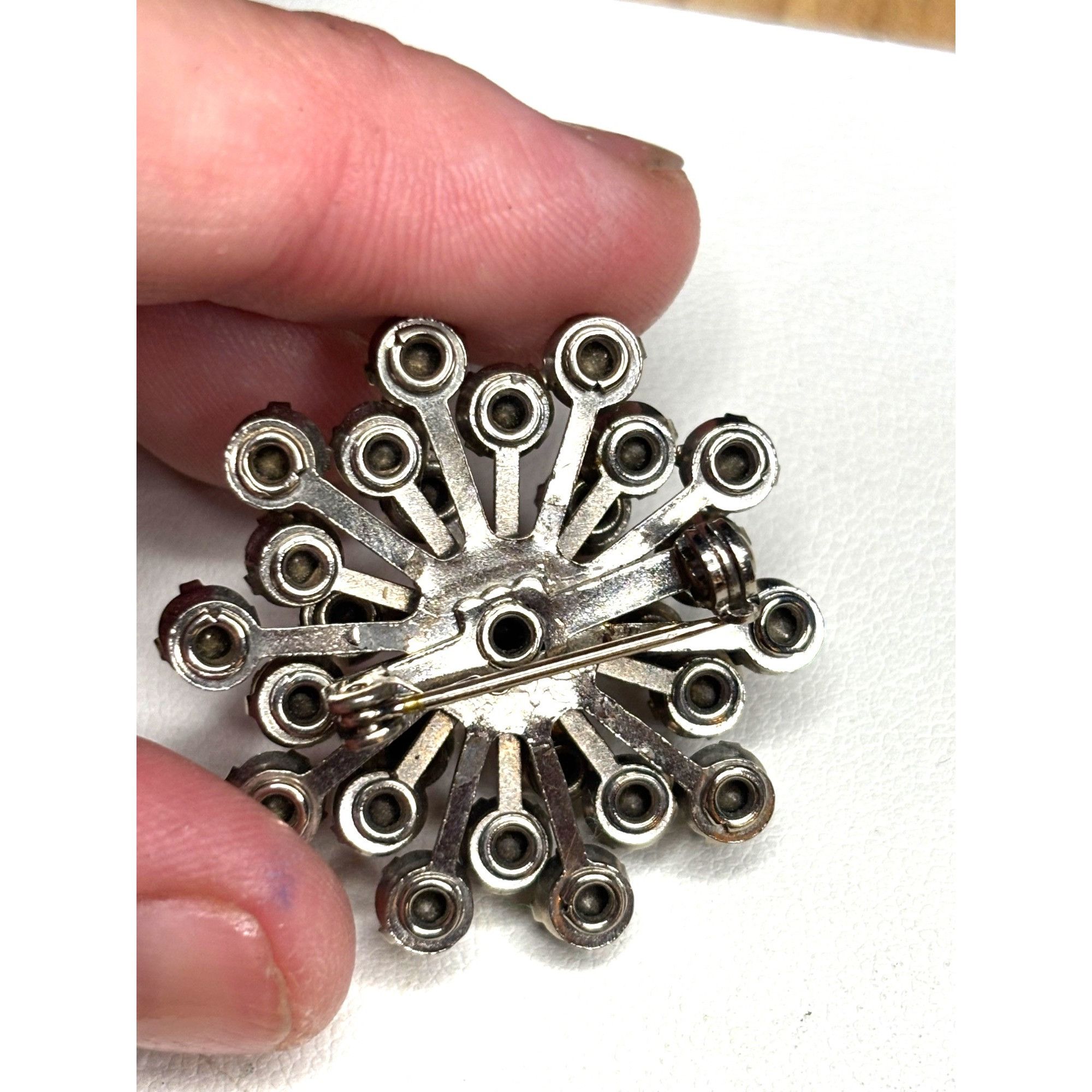 Other Vintage Rhinestone Brooch Pin With Box Size ONE SIZE - 6 Thumbnail