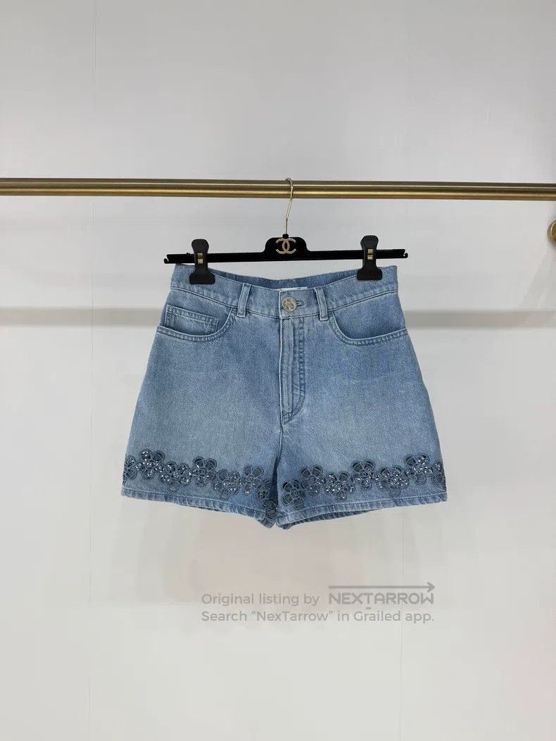 Other Chanel 24P Hollow-out Floral Design Denim Shorts Size 42" / US 20 - 1 Thumbnail