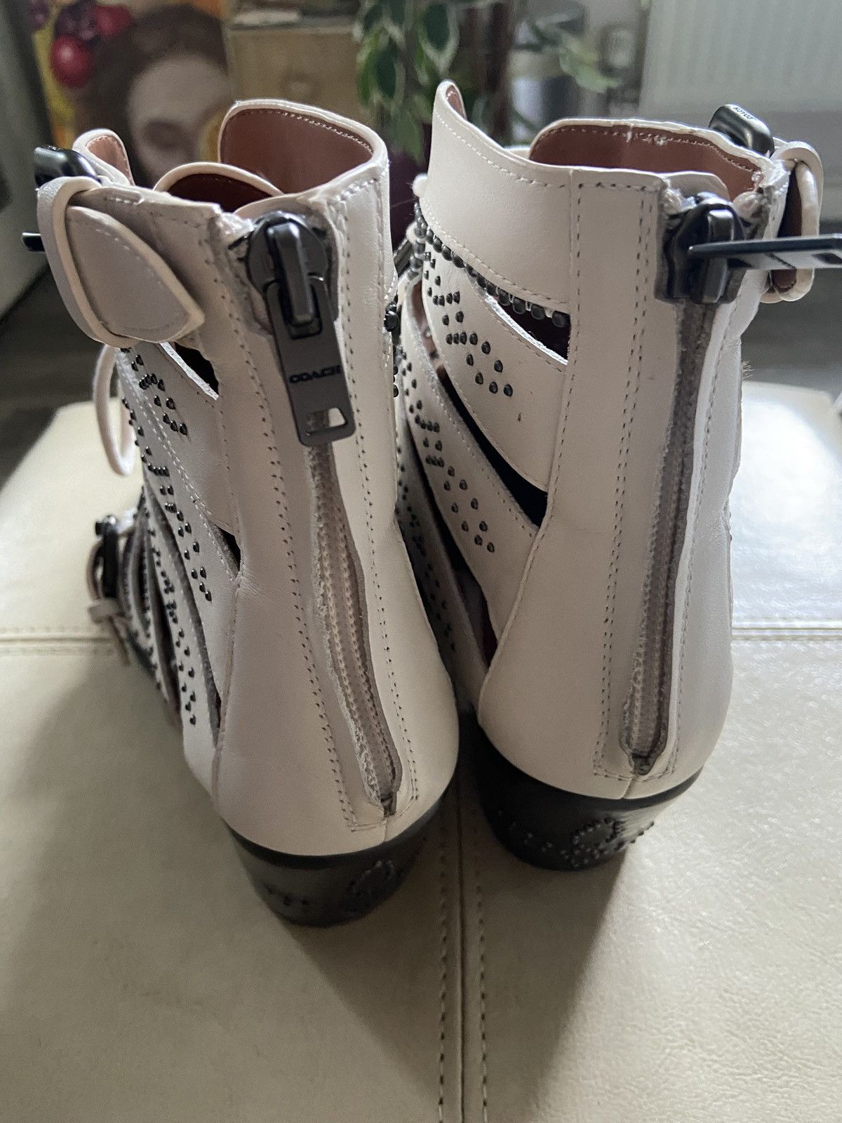 Coach Coach Women's Paisley USA 7.5 White Leather Zip RRP: €225 Size US 8 / IT 38 - 2 Thumbnail