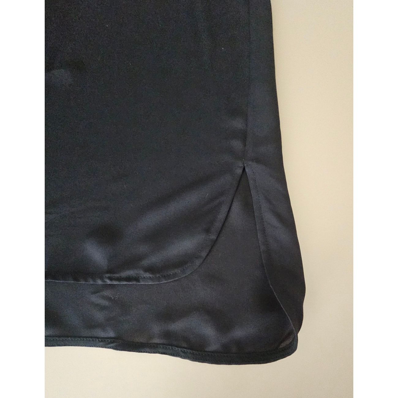 Vince EUC VINCE Silk Black L/S Hi/Low Hem Color Tipped Blouse XS Size XS / US 0-2 / IT 36-38 - 8 Thumbnail