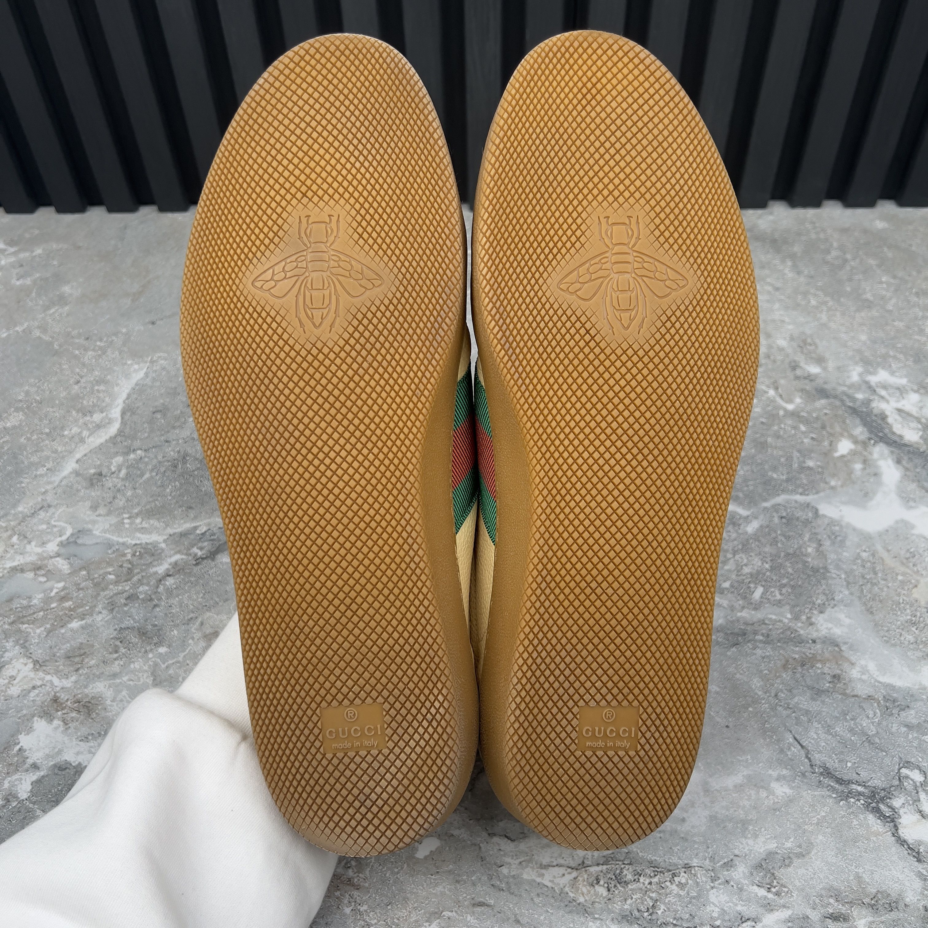 Gucci Gucci Web G 74 GG Sneakers Bees Leather Size US 12.5 / EU 45-46 - 11 Thumbnail
