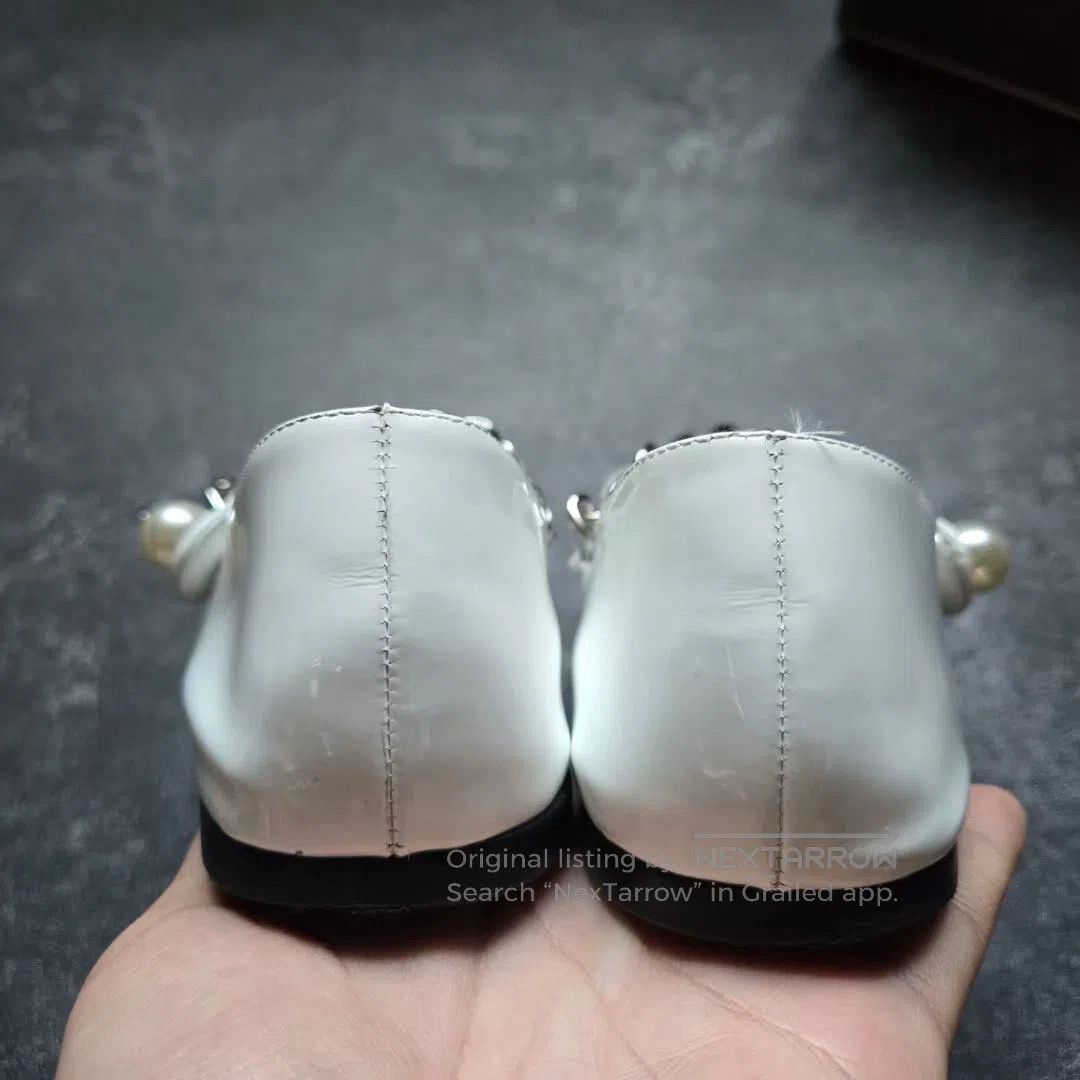 Miu Miu Miu Miu Patent leather flat Mary Jane shoes with pearl buc Size US 4 / IT 34 - 6 Thumbnail