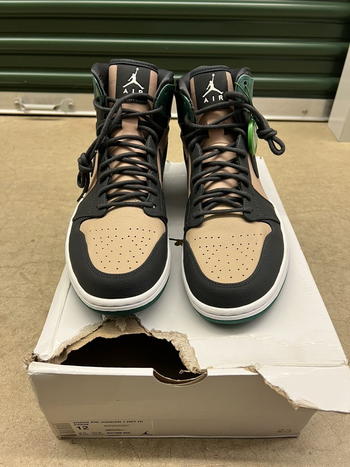 Jordan Brand Jordan 1 High Premium WMNS Mystic Green Size 12W Size US 12 / IT 42 - 4 Thumbnail