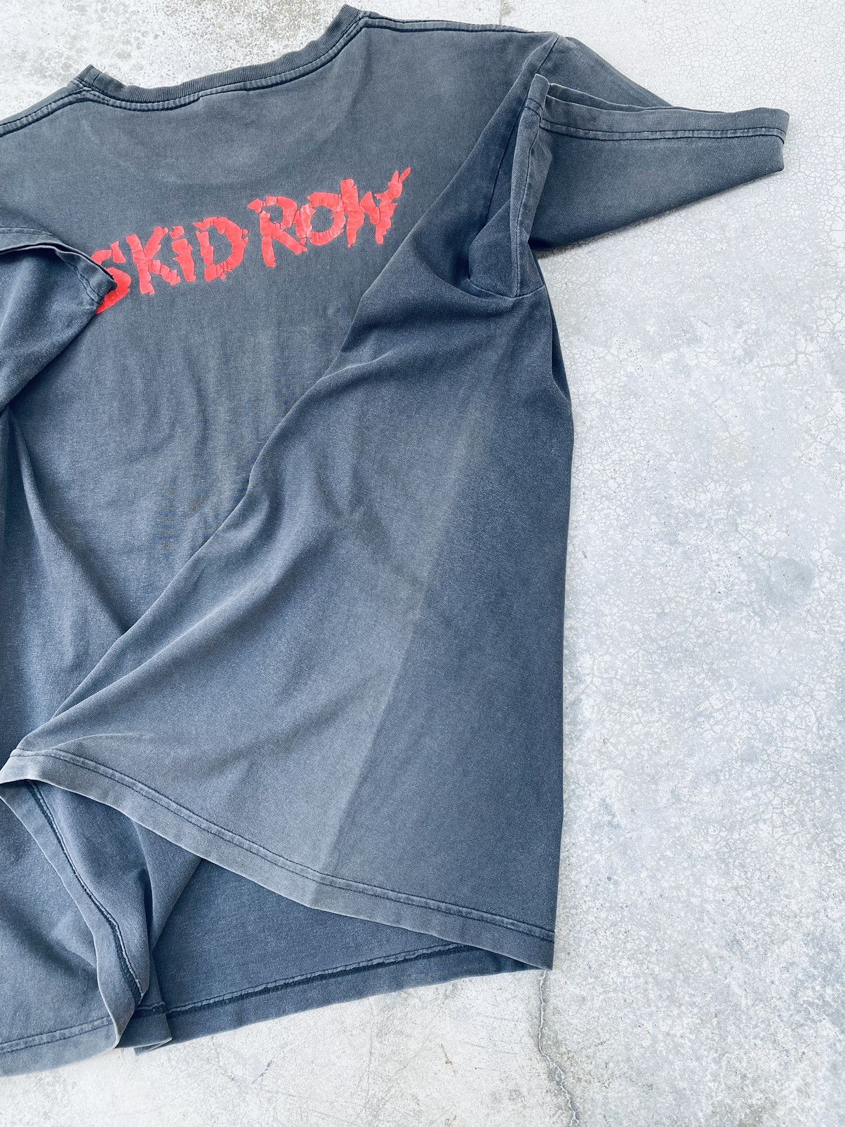 Band Tees Vintage Skid Row Band Faded Distressed Tees Size US L / EU 52-54 / 3 - 11 Thumbnail