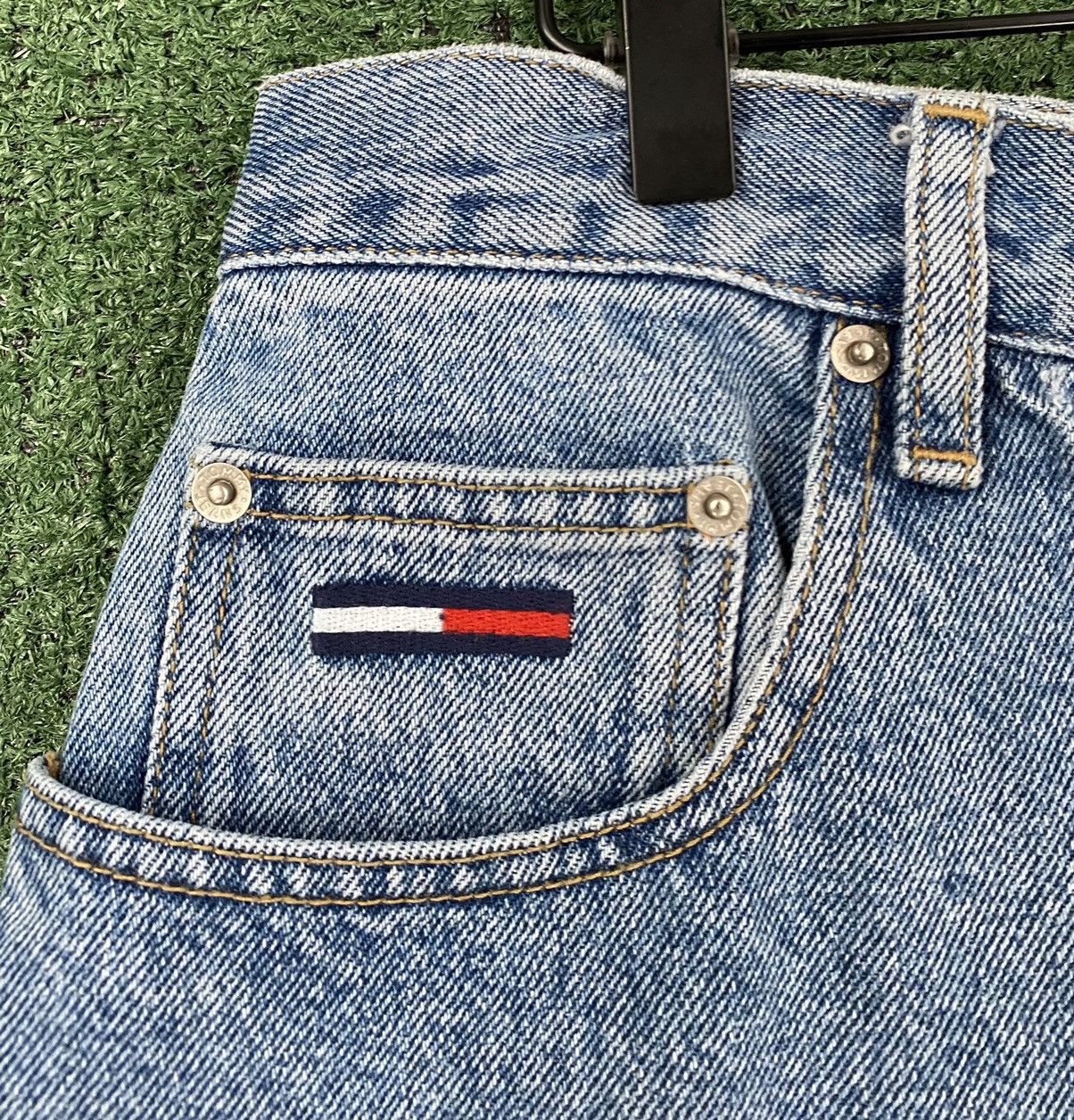 Tommy Hilfiger Vintage Y2K Tommy Hilfiger Flag Patch Jean Shorts Jorts Size US 32 / EU 48 - 7 Thumbnail
