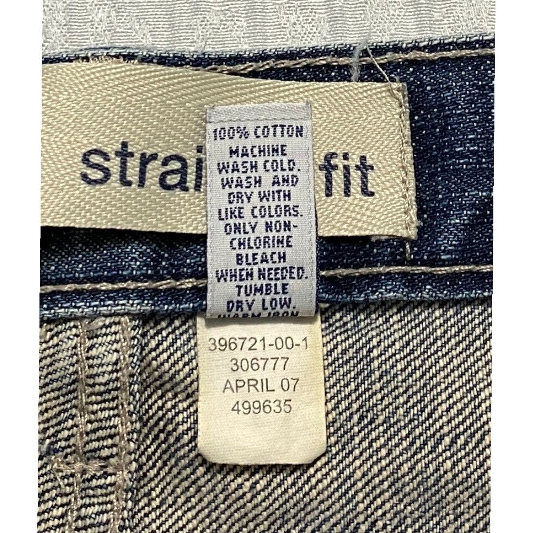 Gap Gap Jeans Men 36x30 Blue 100 % Cotton Straight Mid Rise 5-Pocket Denim Button Zipper Regular Inseam 30 in Distressed Logo Classic Casual Size US 36 / EU 52 - 5 Thumbnail