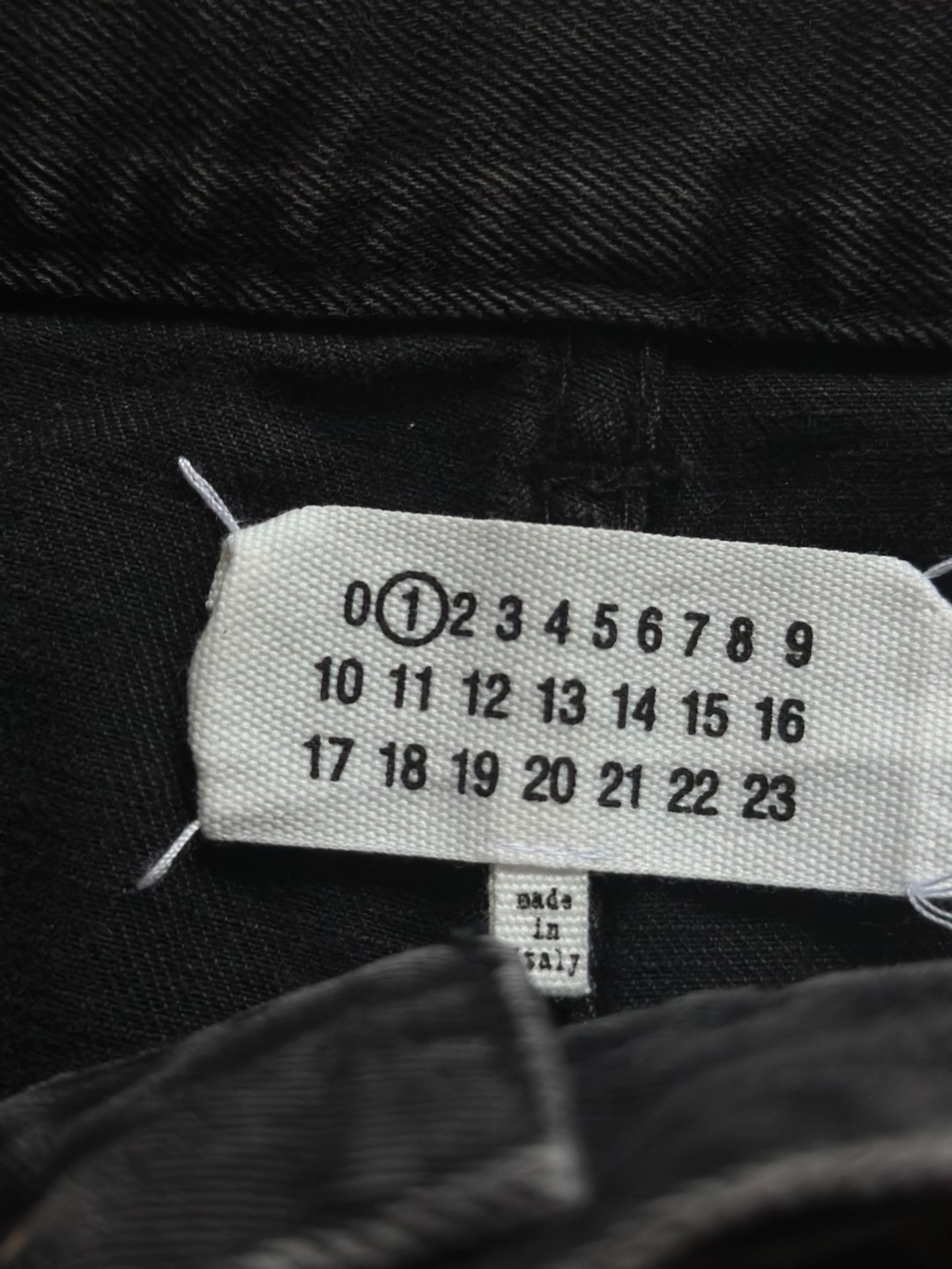 Maison Margiela Maison Margiela One-sided big destruction knife cut leg jea Size US 40 / EU 56 - 8 Thumbnail