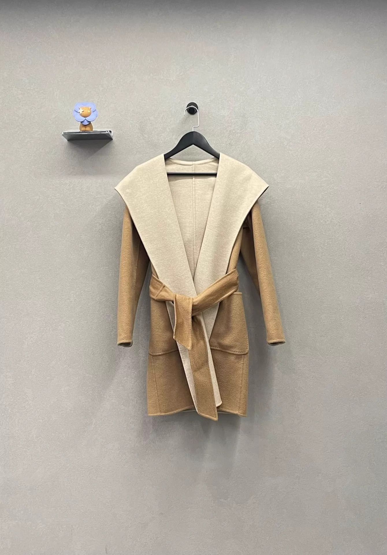 Max Mara Max Mara Classic Wool Double-Faced Camel Colorblock Coat 34 Size XS / US 0-2 / IT 36-38 - 1 Thumbnail