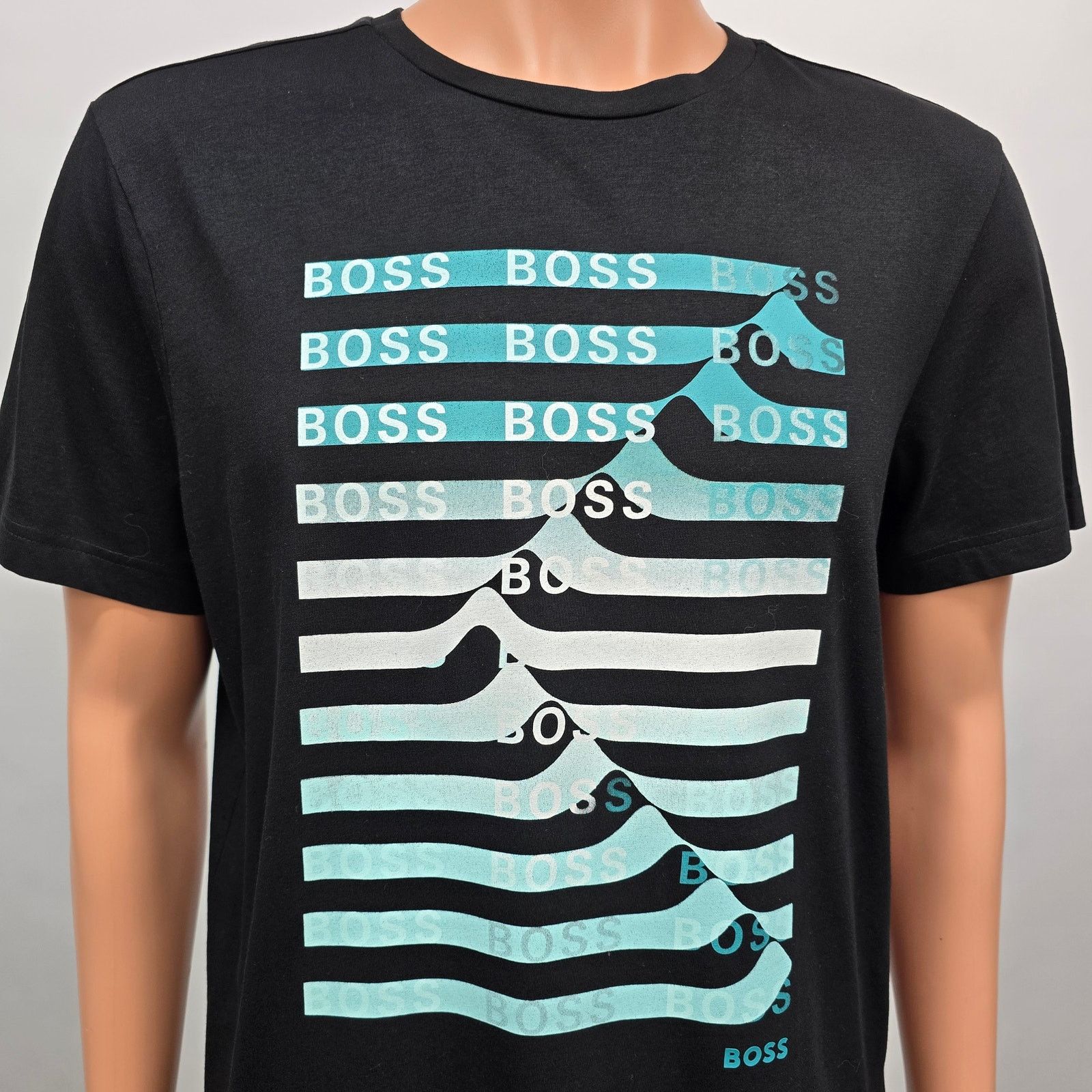 Hugo Boss Hugo Boss Bionic / Green "Teeonic_99" Shirt Graphic Print L Size US L / EU 52-54 / 3 - 6 Thumbnail