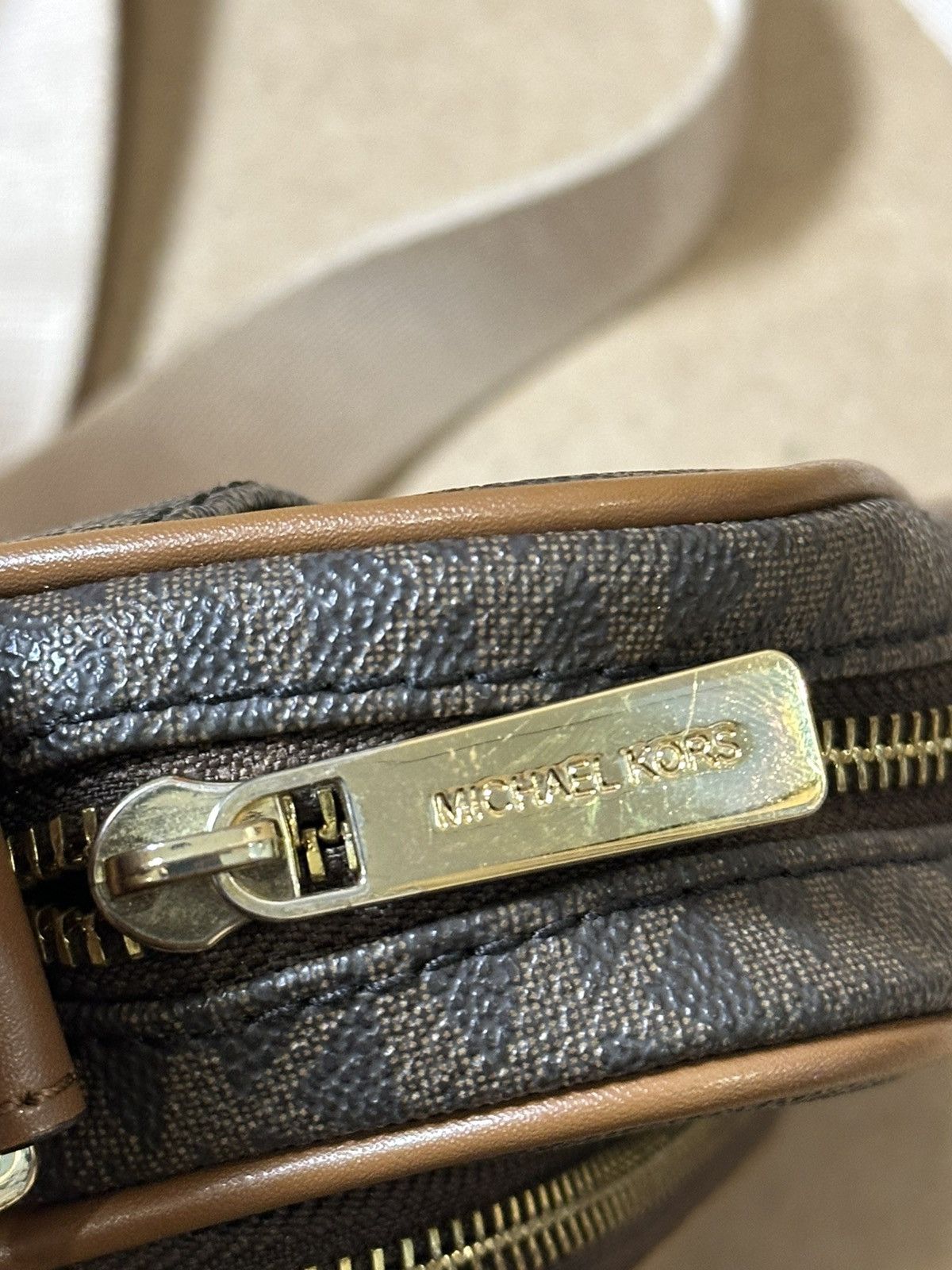 Michael Kors MICHAEL KORS SLING SLING BAG. Size ONE SIZE - 14 Thumbnail