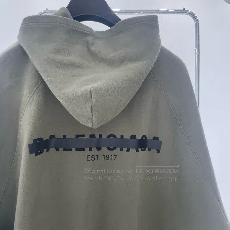 Balenciaga Balenciaga Olive green blocking line front and back logo h Size US M / EU 48-50 / 2 - 3 Thumbnail
