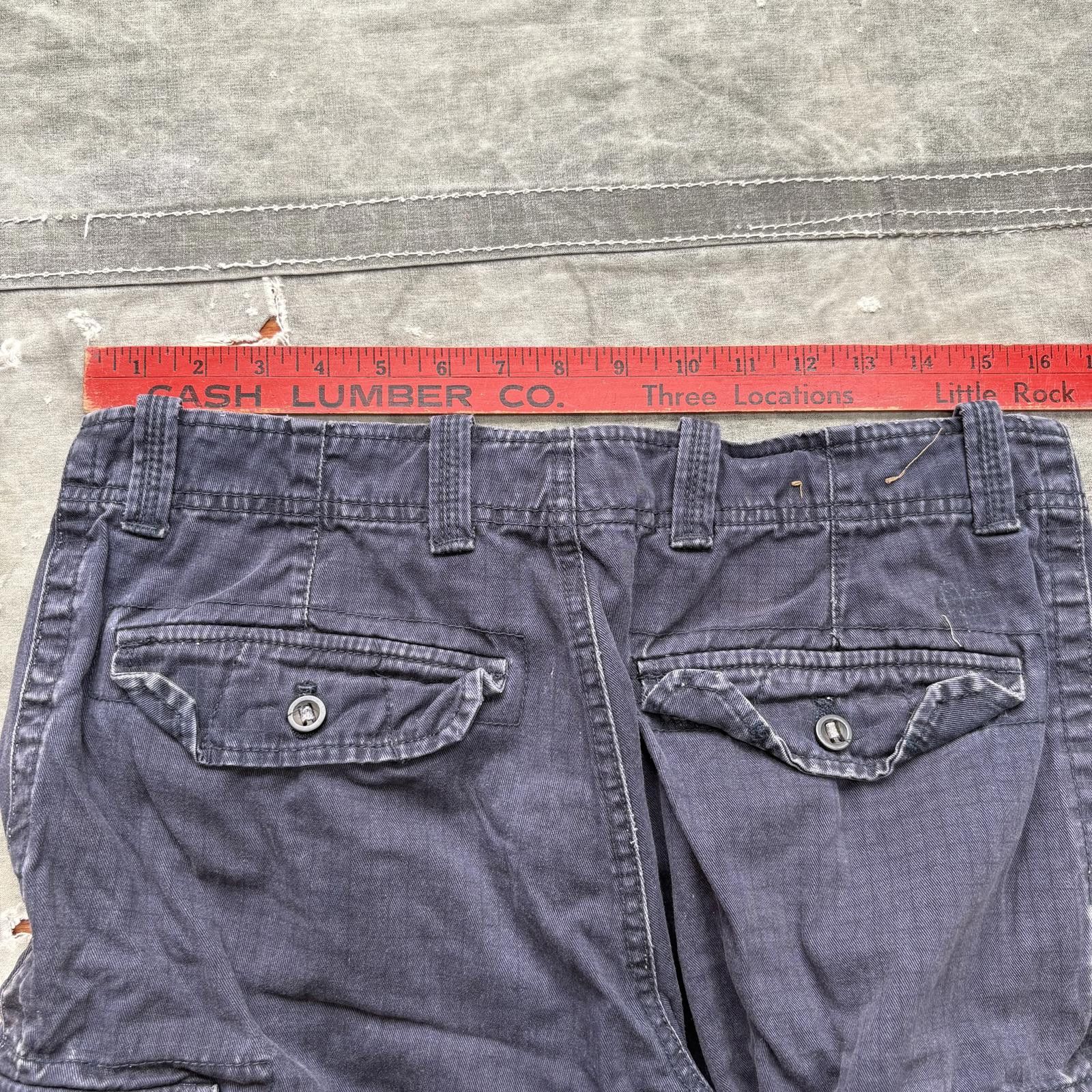 Izod × Vintage Vintage Y2K Baggy Navy Blue Izod Grunge Skater Cargo Shorts Size US 32 / EU 48 - 5 Thumbnail