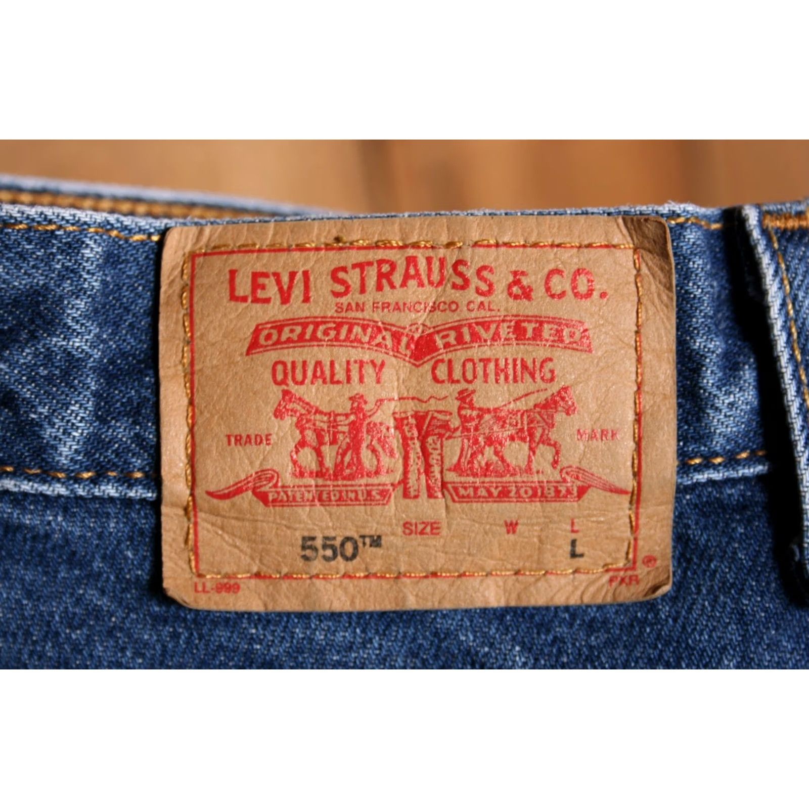 Levi's VINTAGE Levi's 550 Jeans Blue Denim Cotton 8 Long Women Tapered Relaxed Fit 25x32 Rise 11 Inseam 32 ShirtS? Size 30" / US 8 / IT 44 - 6 Thumbnail