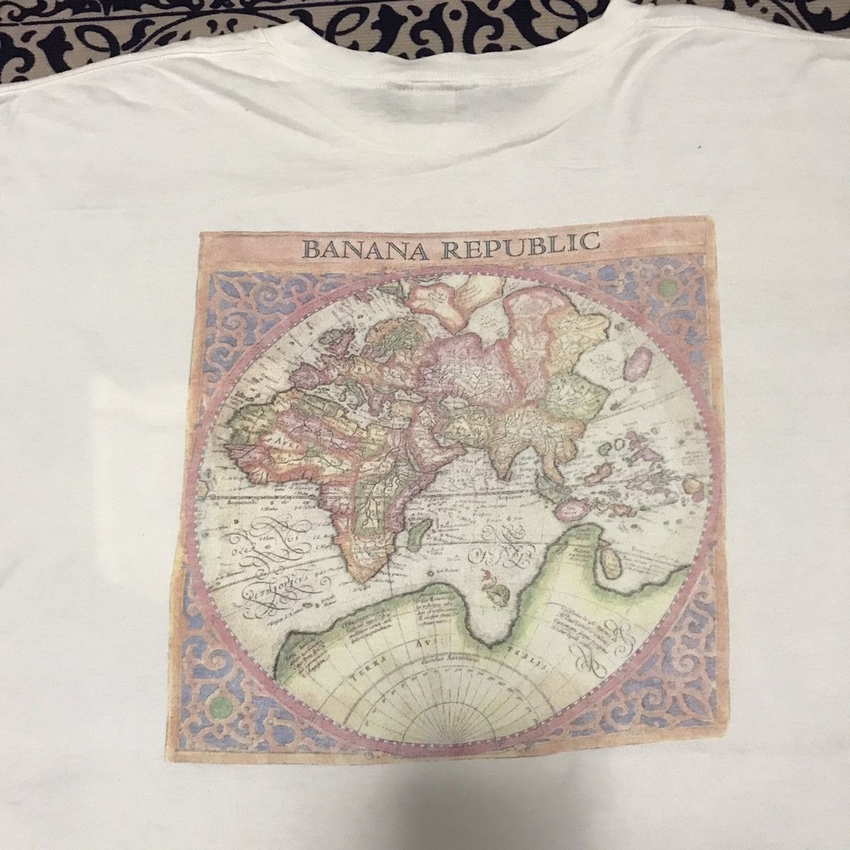 Banana Republic × Vintage VINTAGE BANANA REPUBLIC BACK PRINT RARE TEE Size US XXL / EU 58 / 5 - 2 Thumbnail