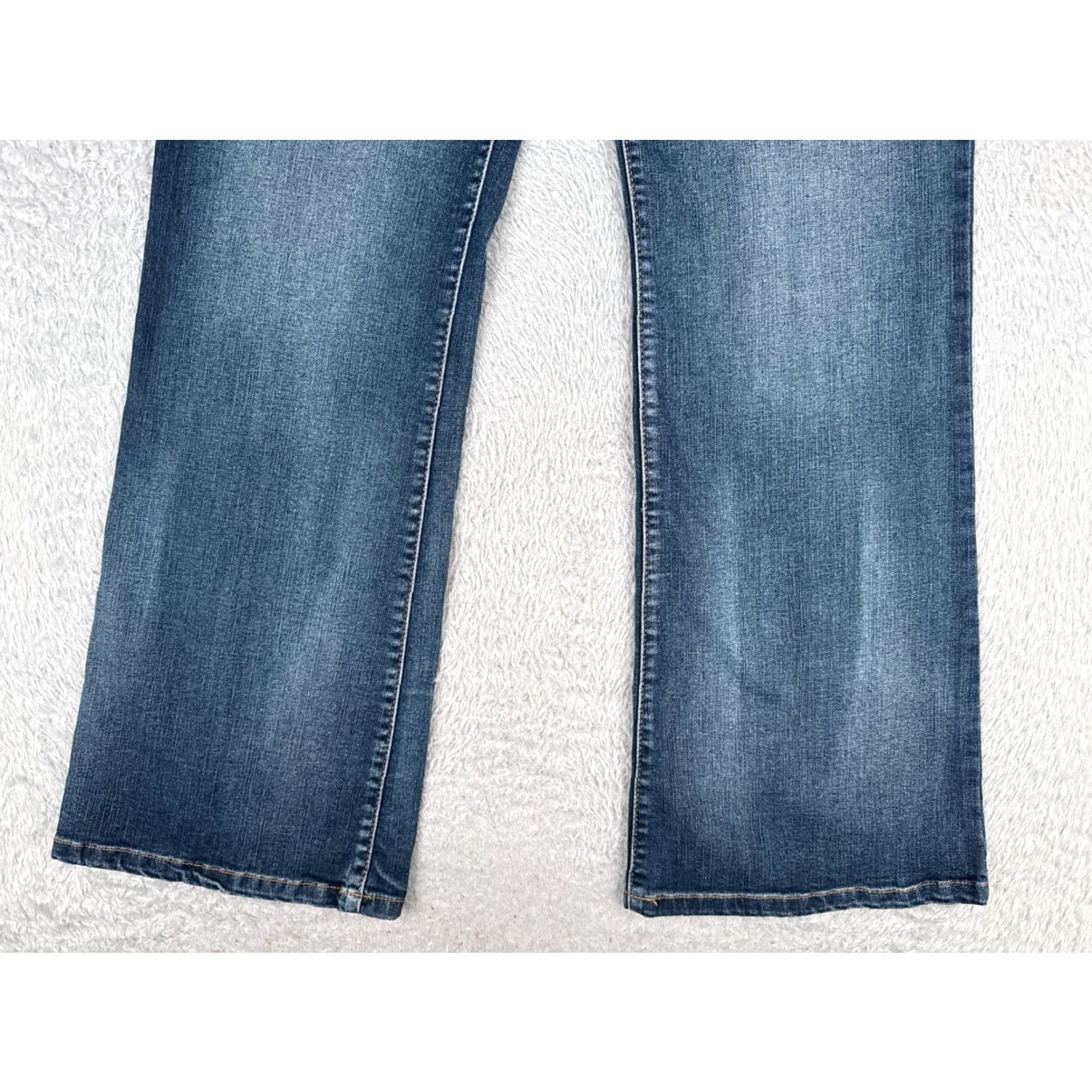 Jessica Simpson Jessica Simpson Jeans Women 14 Blue Denim Flared High Rise 34x31 Cotton Blend 5-Pocket Design Regular Stretch Size 36" / US 14 / IT 50 - 2 Thumbnail