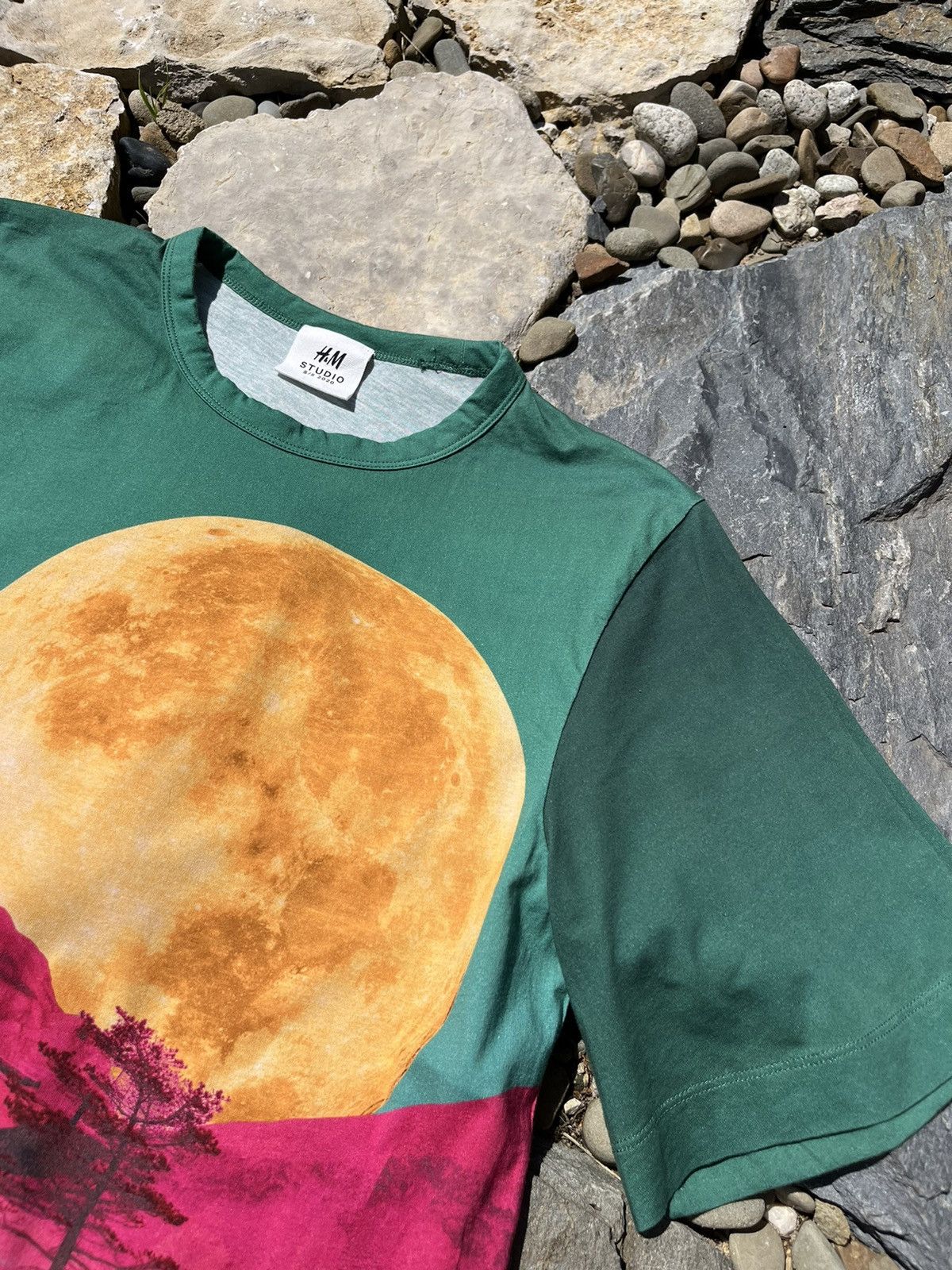 H&M H&M Studio S/S 2020 abstract colorful moon lake rock tee y2k Size US S / EU 44-46 / 1 - 7 Thumbnail