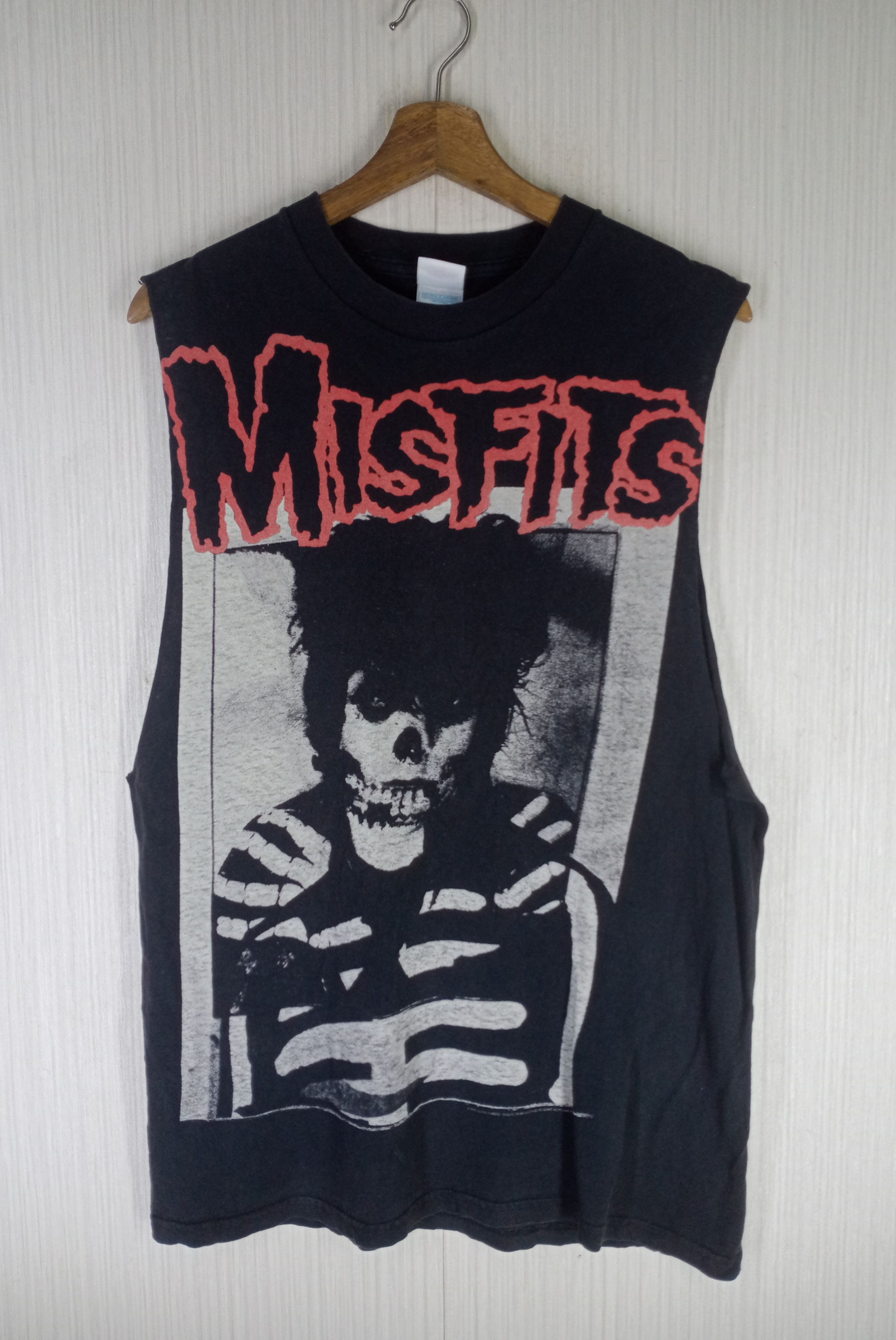 Misfits Rare Vintage 2007 Misfits Skull Skeleton Sleeveless Tshirt Size US M / EU 48-50 / 2 - 1 Thumbnail