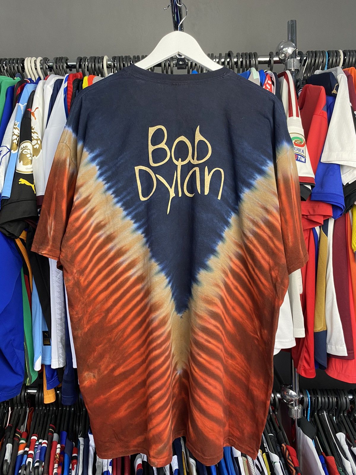 Gildan VINTAGE 2005 BOB DYLAN EAST WEST TOURING T-SHIRT Size US XXL / EU 58 / 5 - 2 Thumbnail