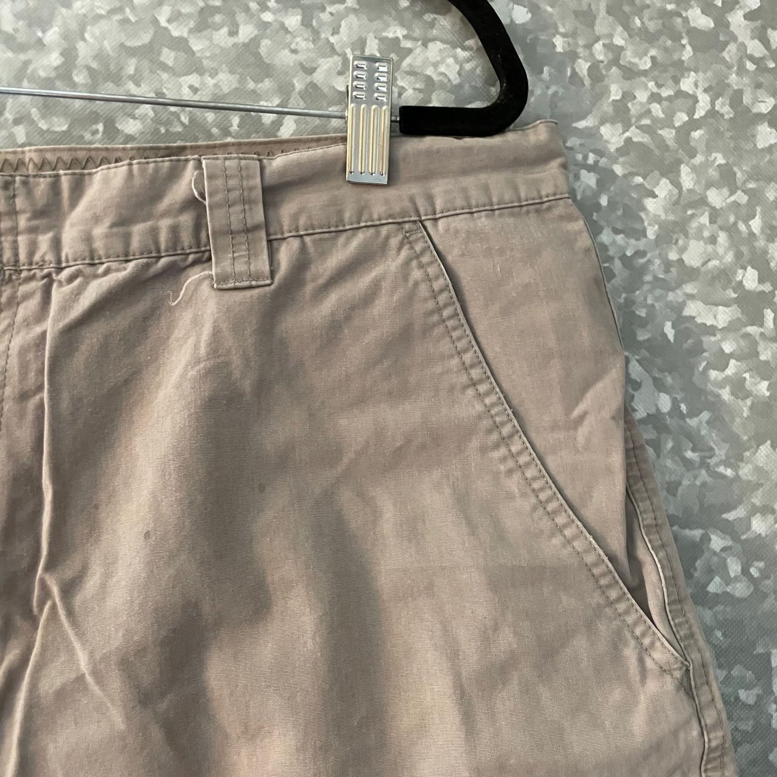 Columbia Columbia Khaki Tan Zip Cargo Chino Shorts - Size 40 Size US 40 / EU 56 - 2 Thumbnail