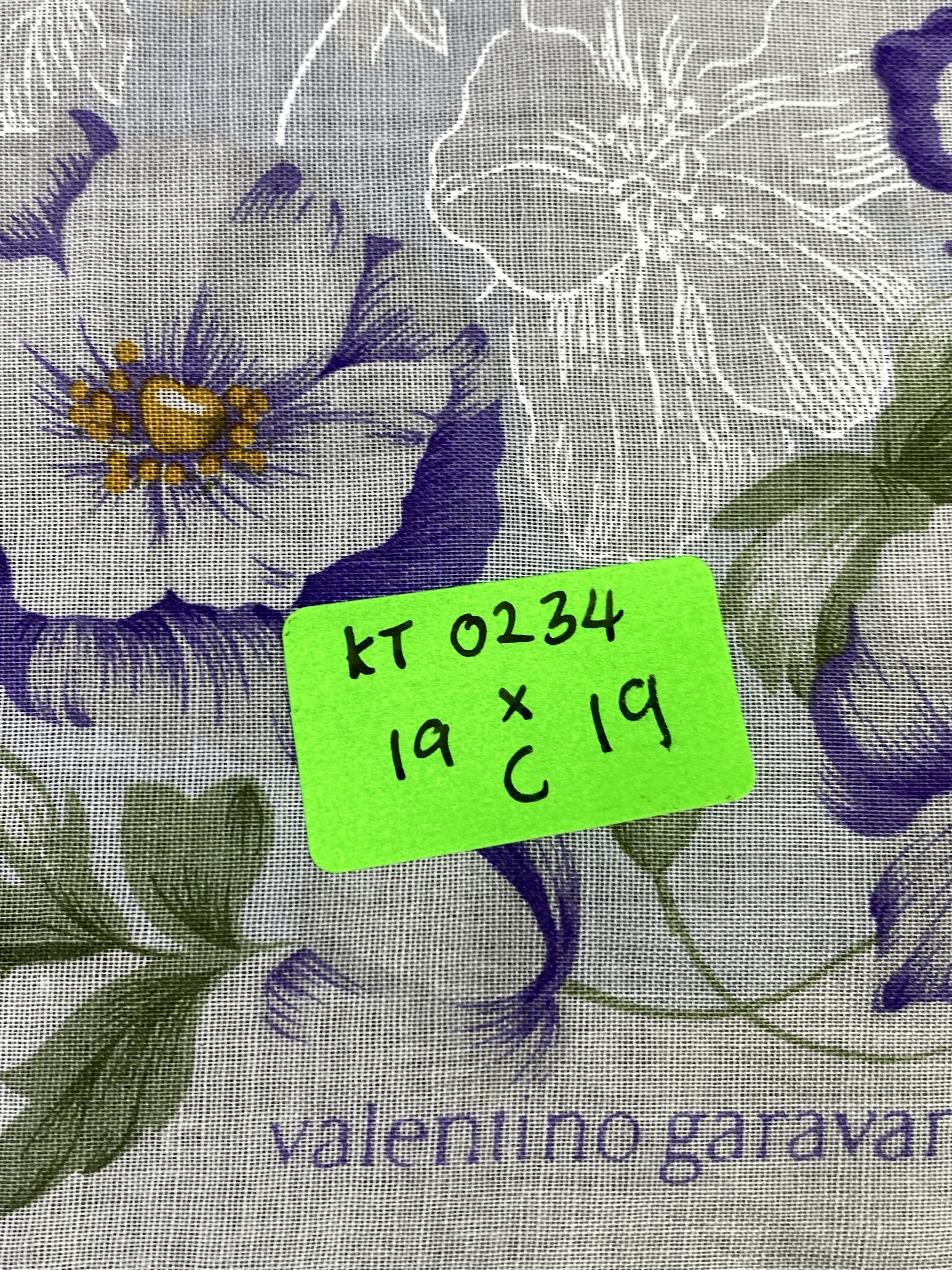 Valentino Valentino Garavani Handkerchief / Neckerchief KT0234 Size ONE SIZE - 9 Thumbnail