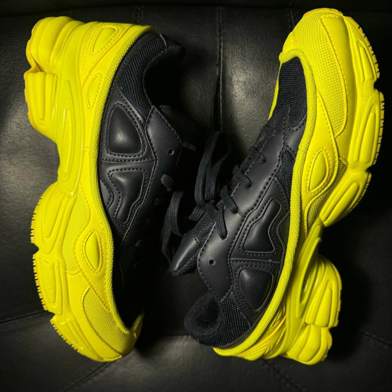 Adidas × Raf Simons 7,5us Adidas Raf Simons Ozweego Yellow FW18 Size US 7.5 / EU 40-41 - 4 Thumbnail