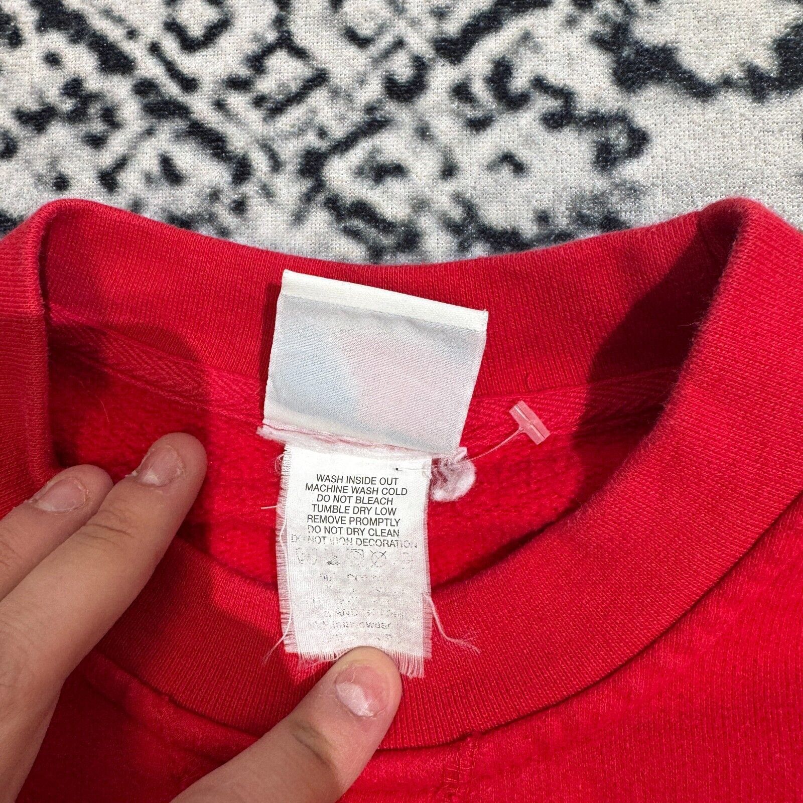 Majestic × Vintage Majestic Red Cotton Crewneck Size L Philadelphia Phillies Size US L / EU 52-54 / 3 - 8 Thumbnail
