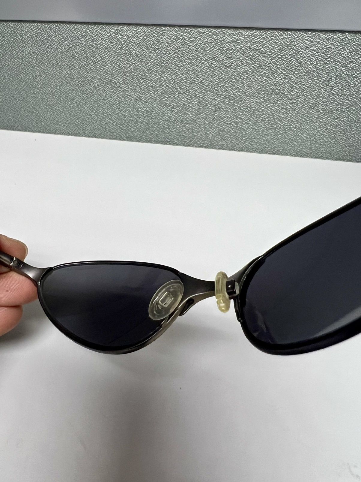 Oakley RARE 2000 Oakley a wire U.S Pattern Sunglasses Size ONE SIZE - 13 Thumbnail